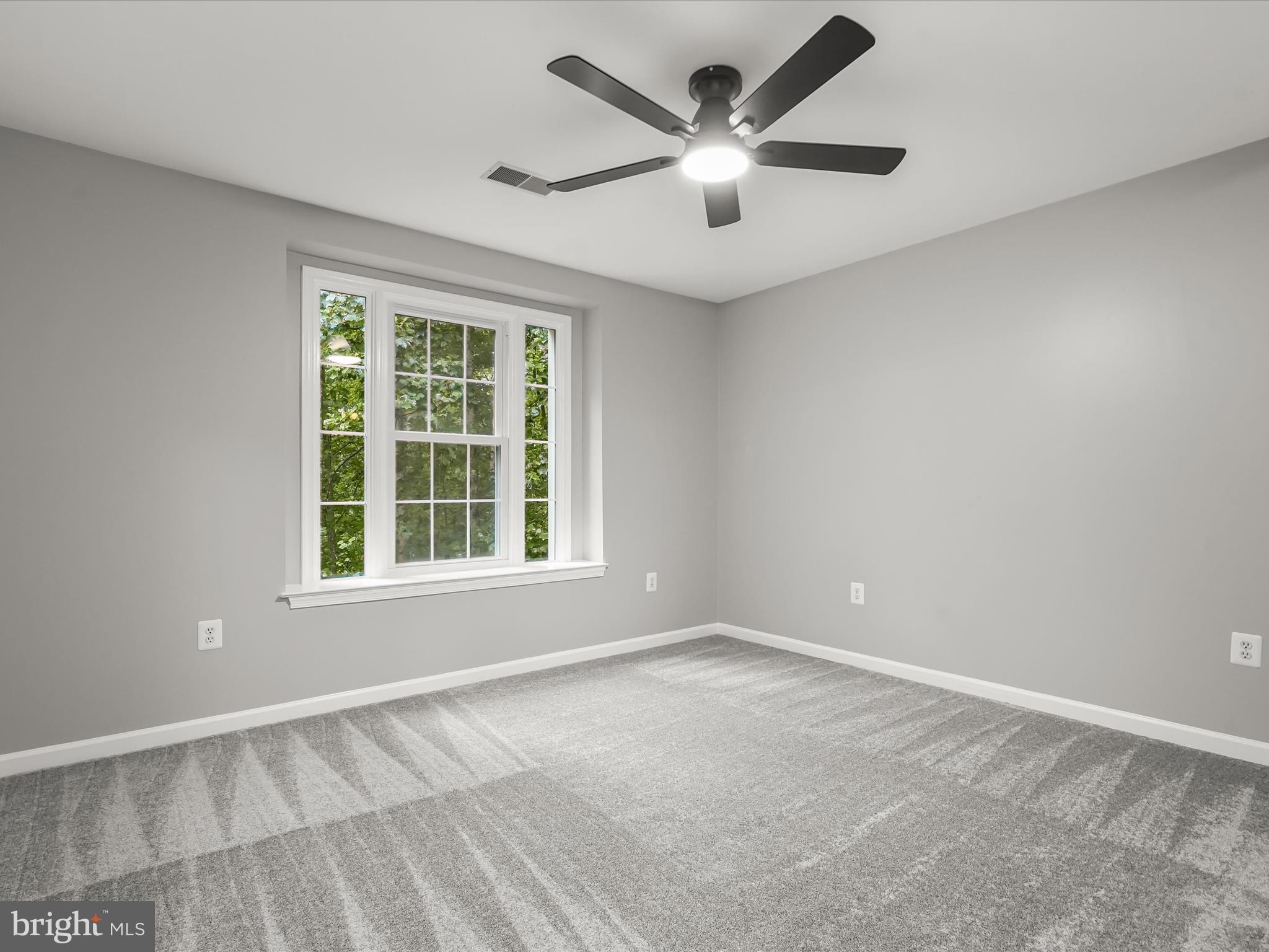 PALISADES POINTE - Residential