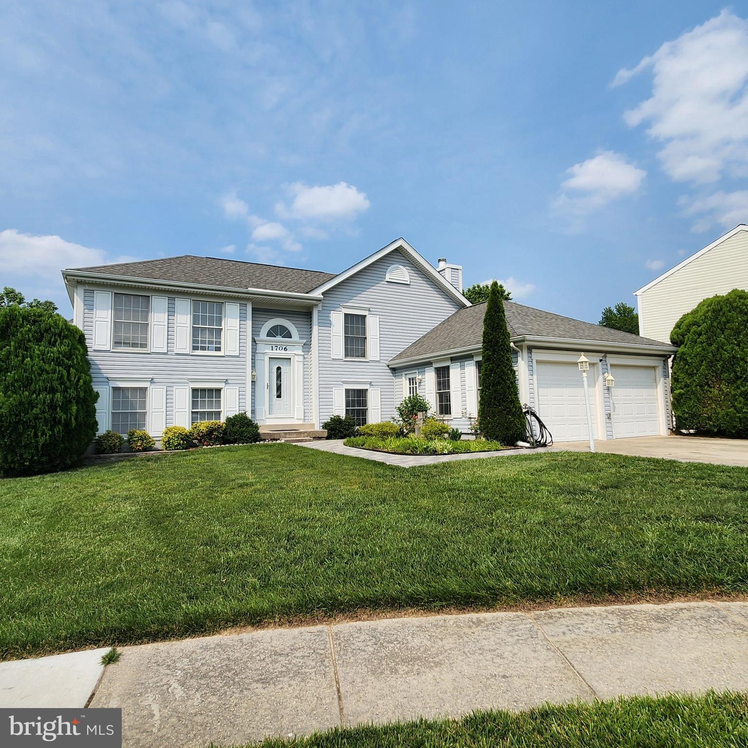 1706 ANGEL COURT