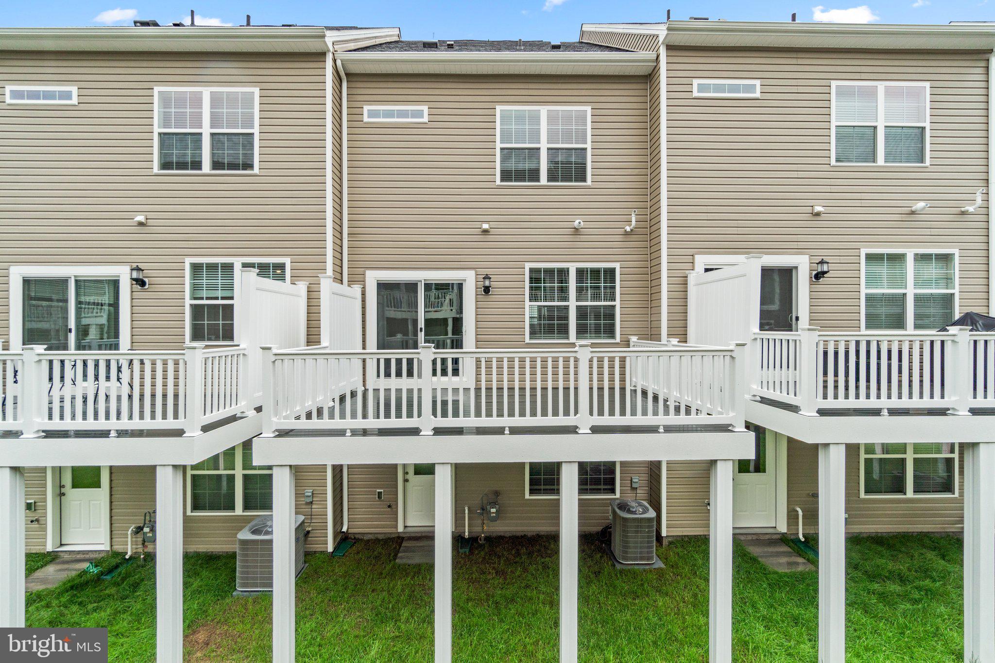 SYCAMORE RIDGE - Residential Lease