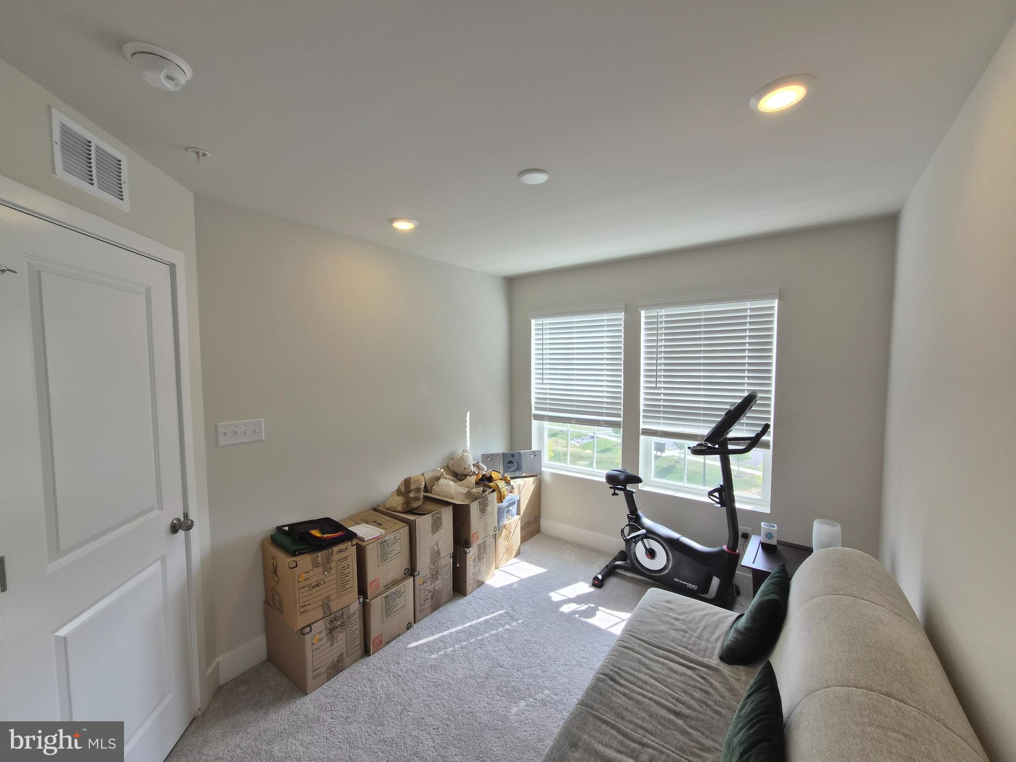 SYCAMORE RIDGE - Residential Lease