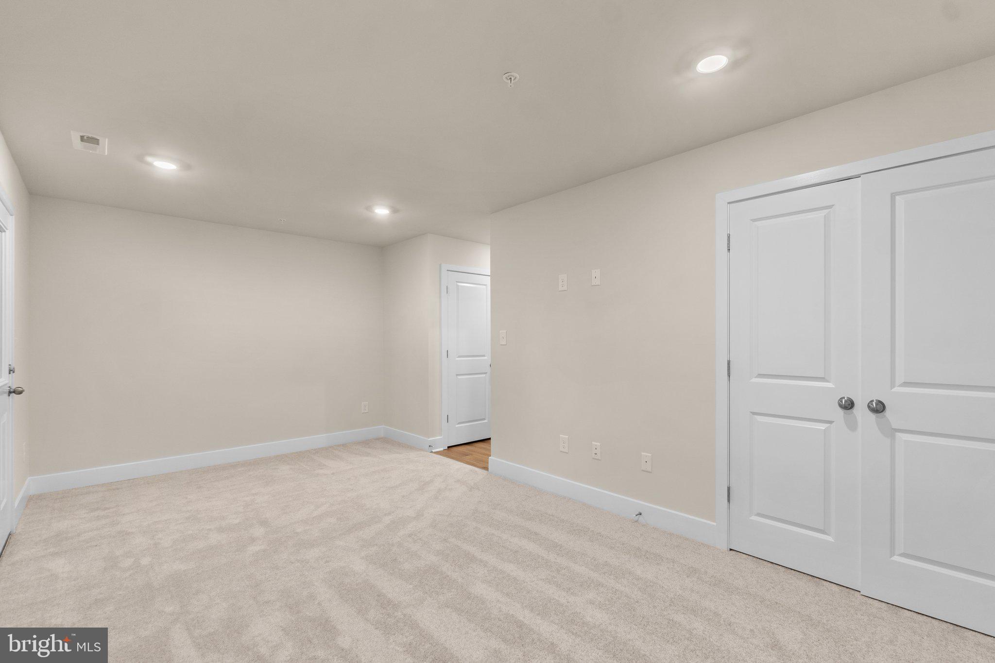 SYCAMORE RIDGE - Residential Lease