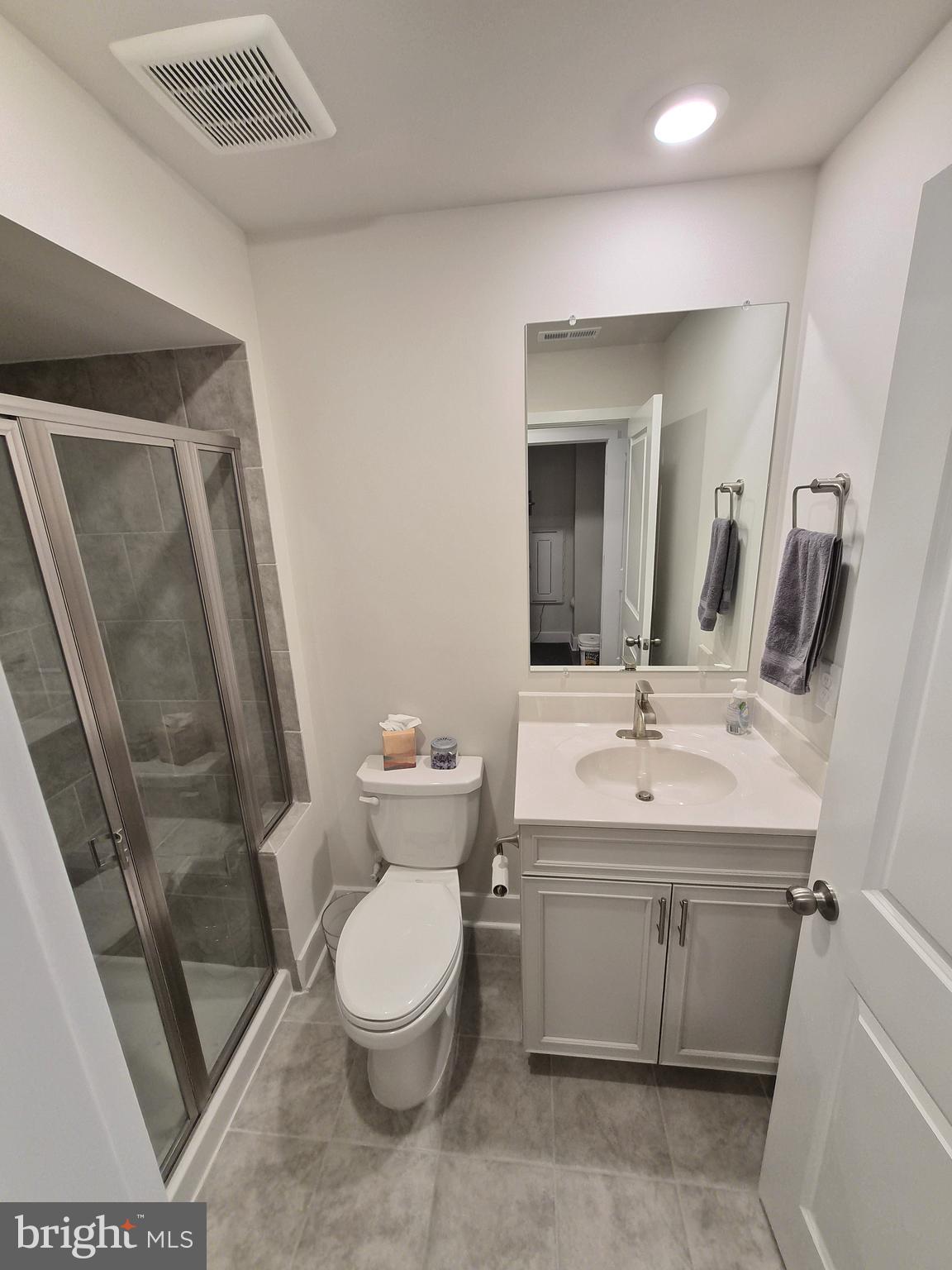 SYCAMORE RIDGE - Residential Lease