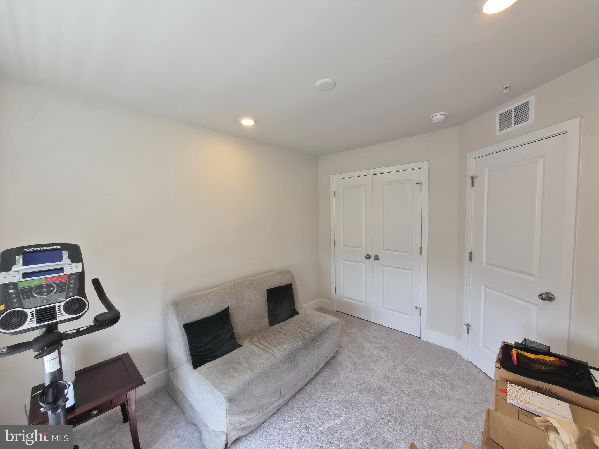 SYCAMORE RIDGE - Residential Lease