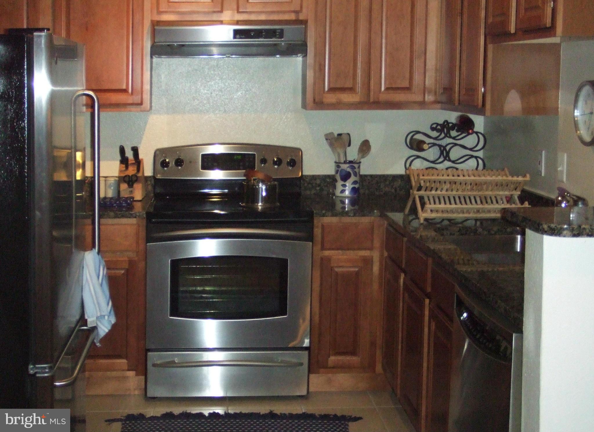 GATES OF MCLEAN - Residential