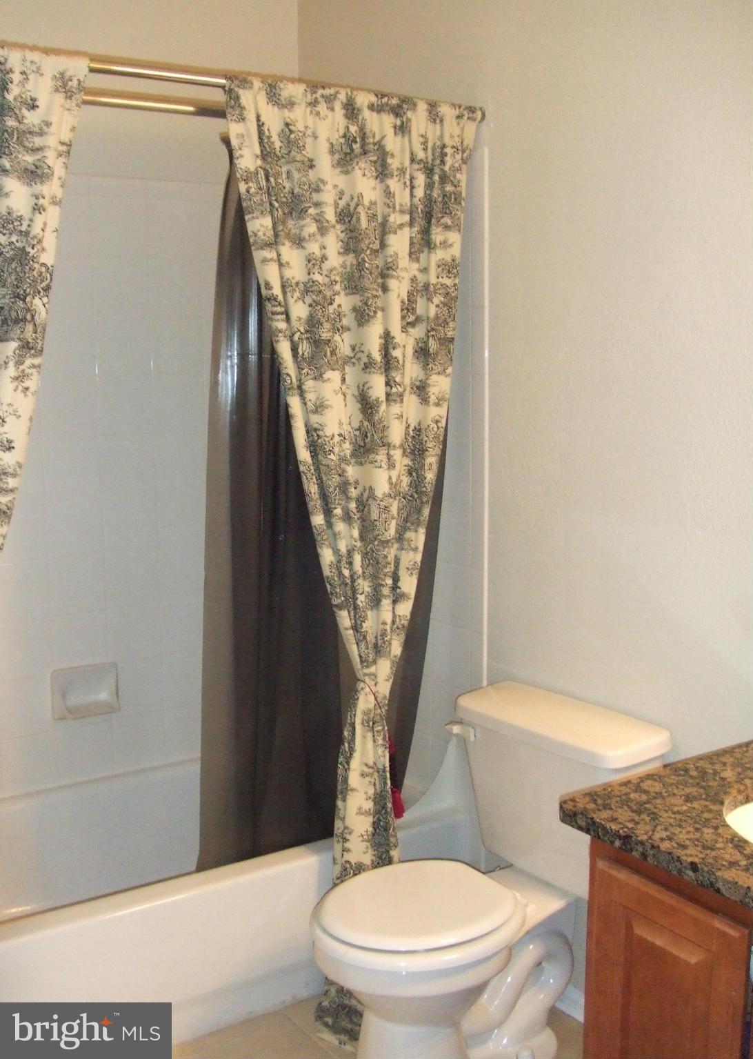 GATES OF MCLEAN - Residential