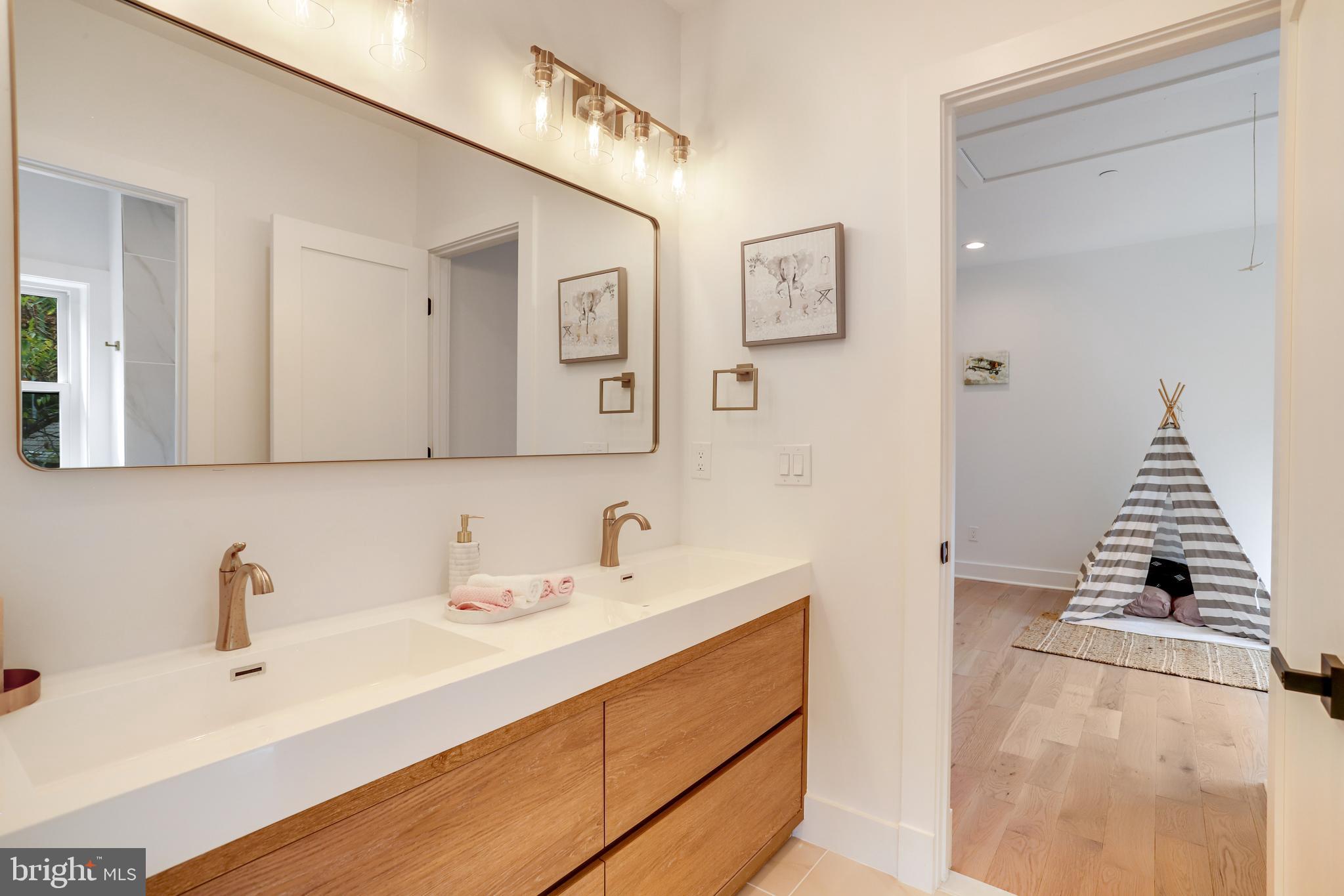 GARRETT PARK - Residential