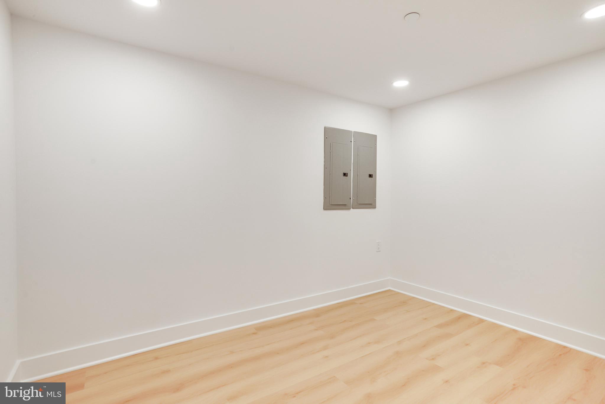 GARRETT PARK - Residential