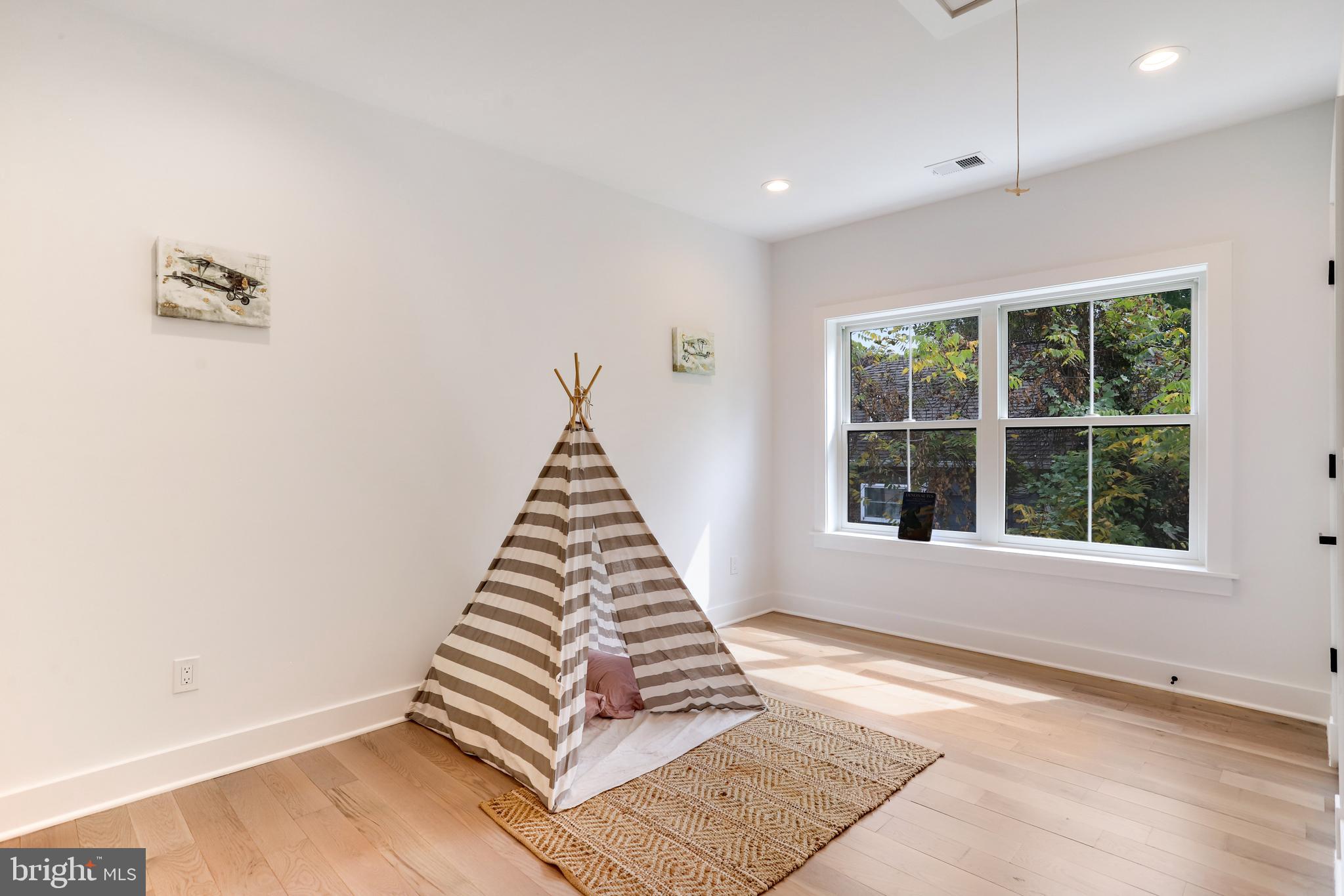 GARRETT PARK - Residential