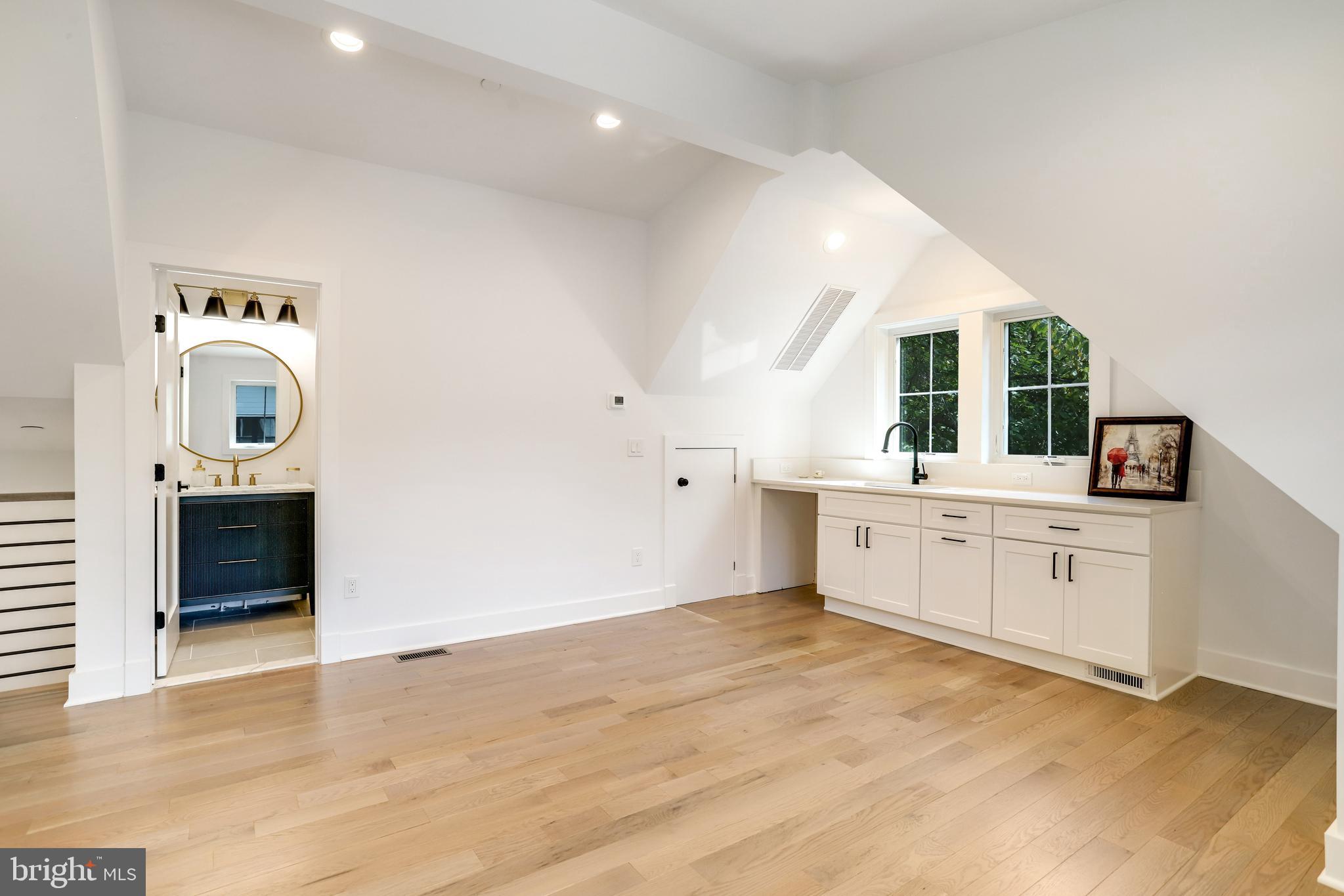 GARRETT PARK - Residential