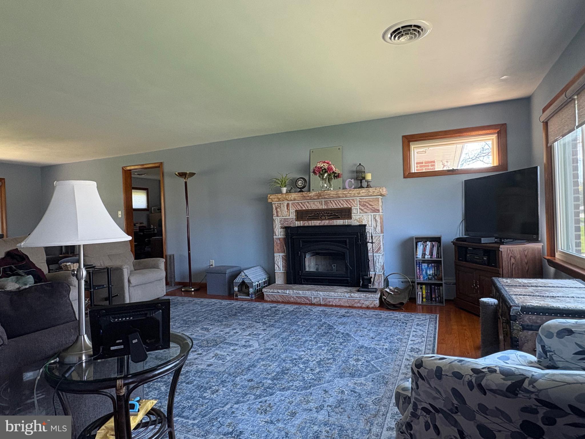 HALLWOOD HEIGHTS - Residential