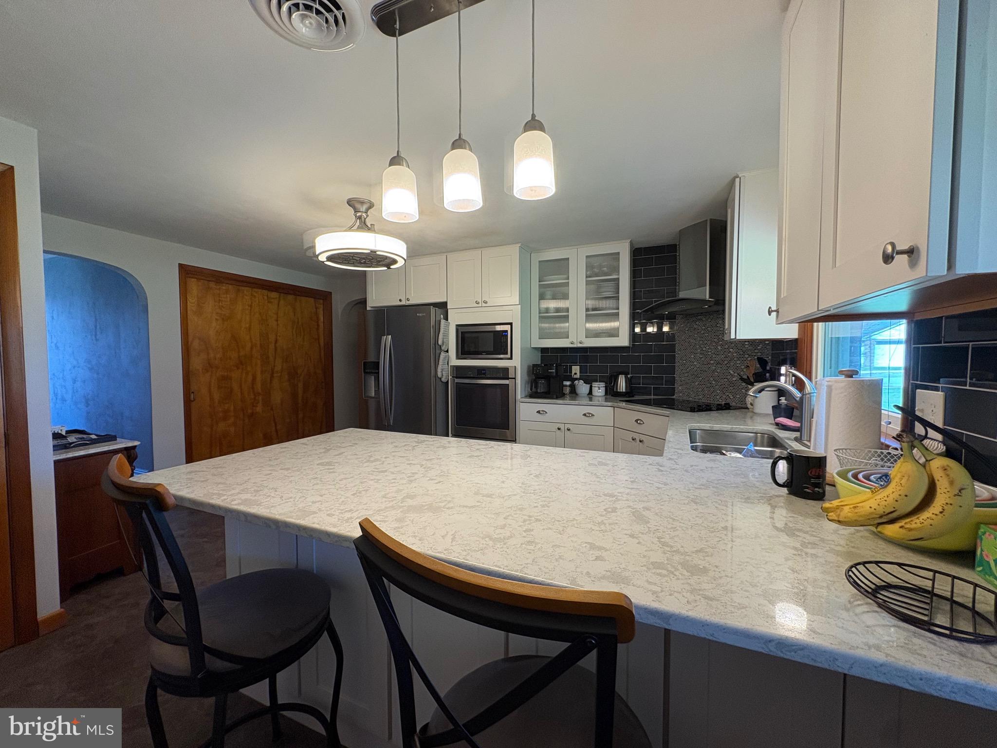 HALLWOOD HEIGHTS - Residential