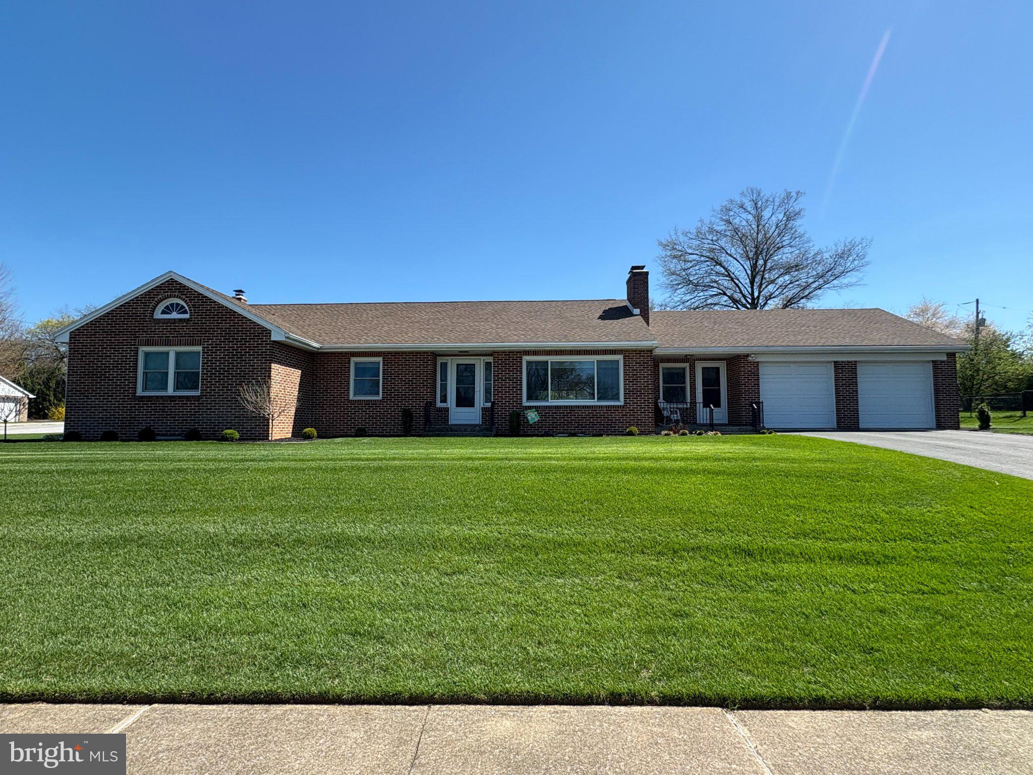 HALLWOOD HEIGHTS - Residential