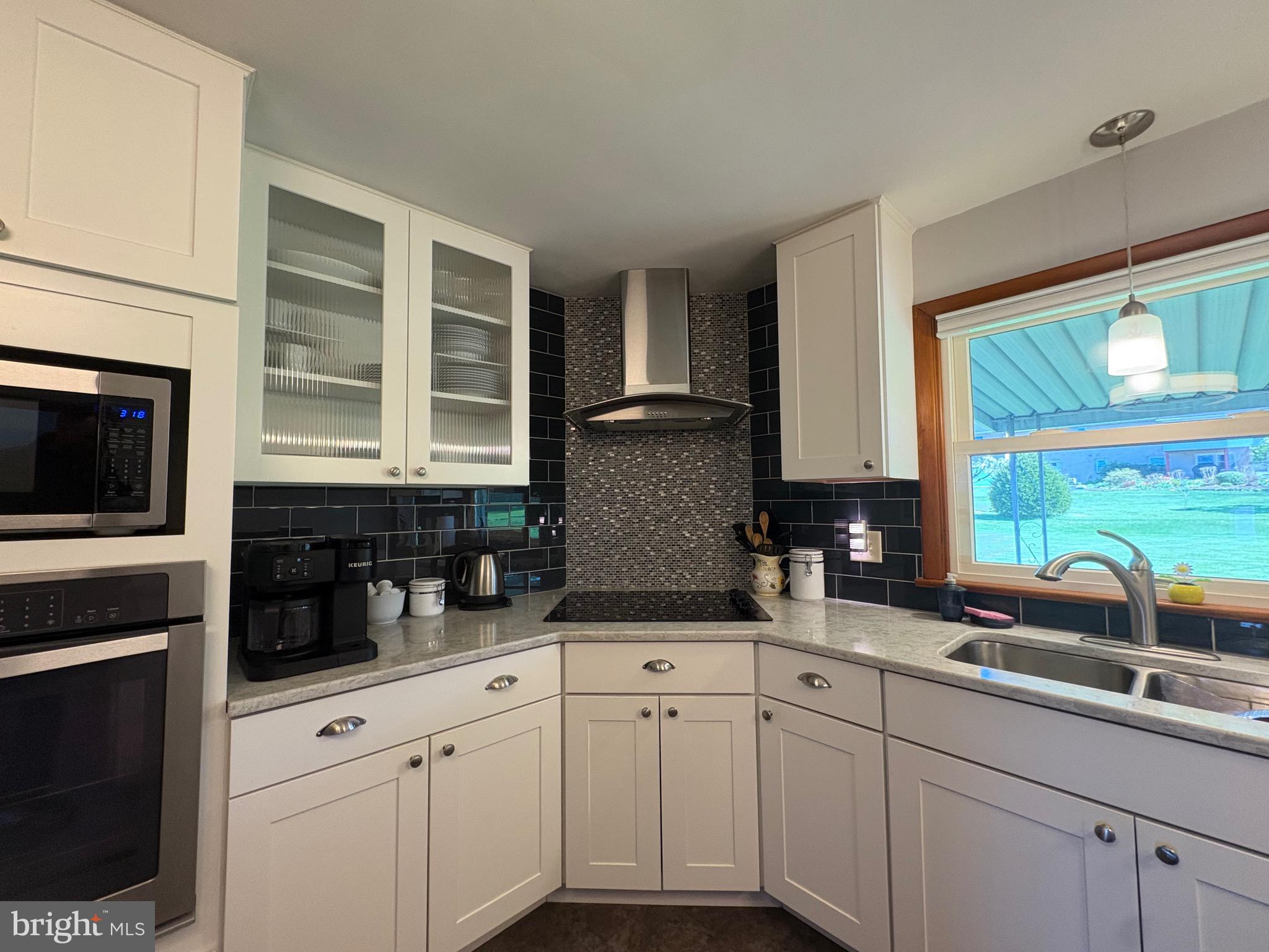 HALLWOOD HEIGHTS - Residential