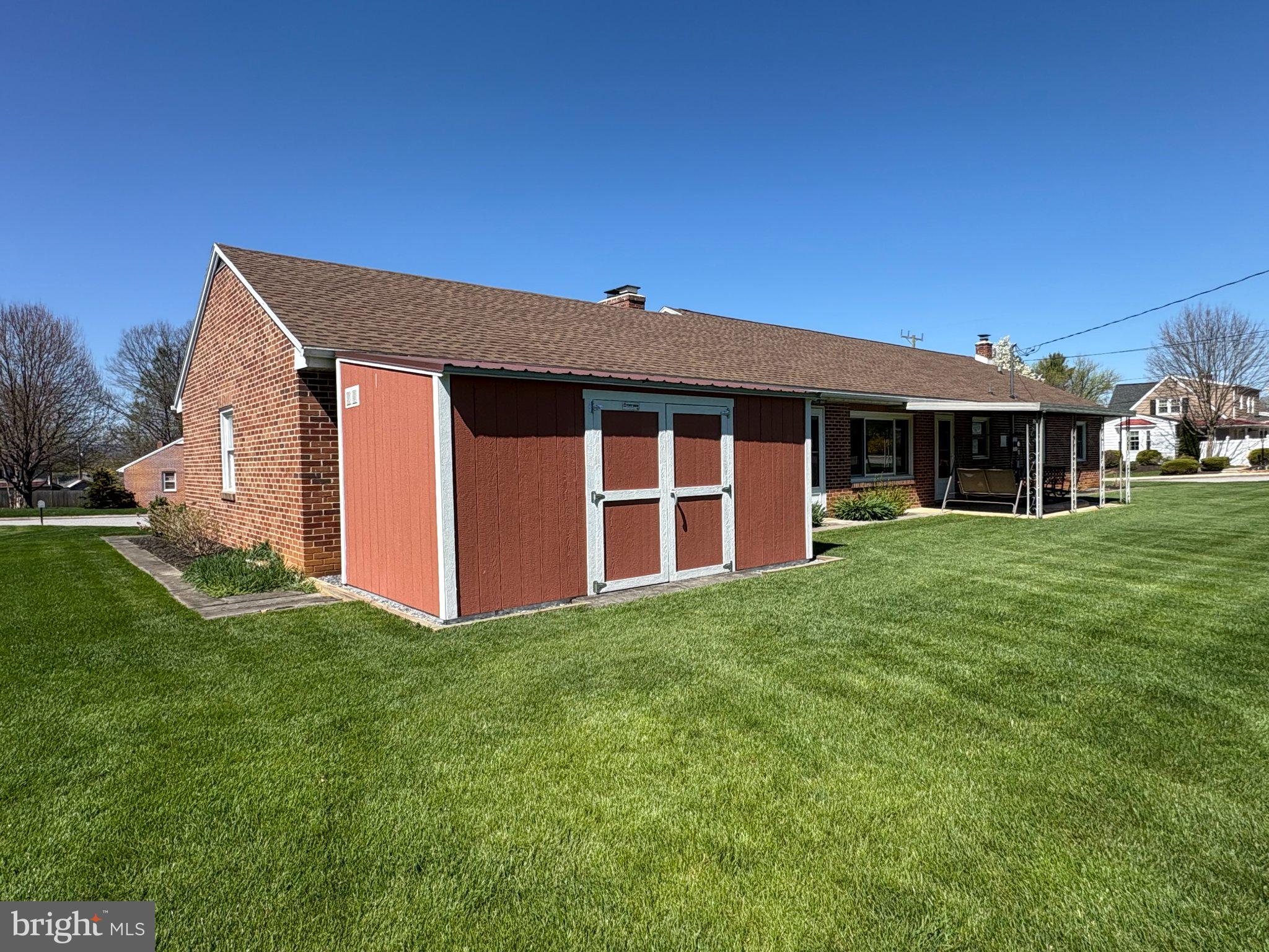 HALLWOOD HEIGHTS - Residential