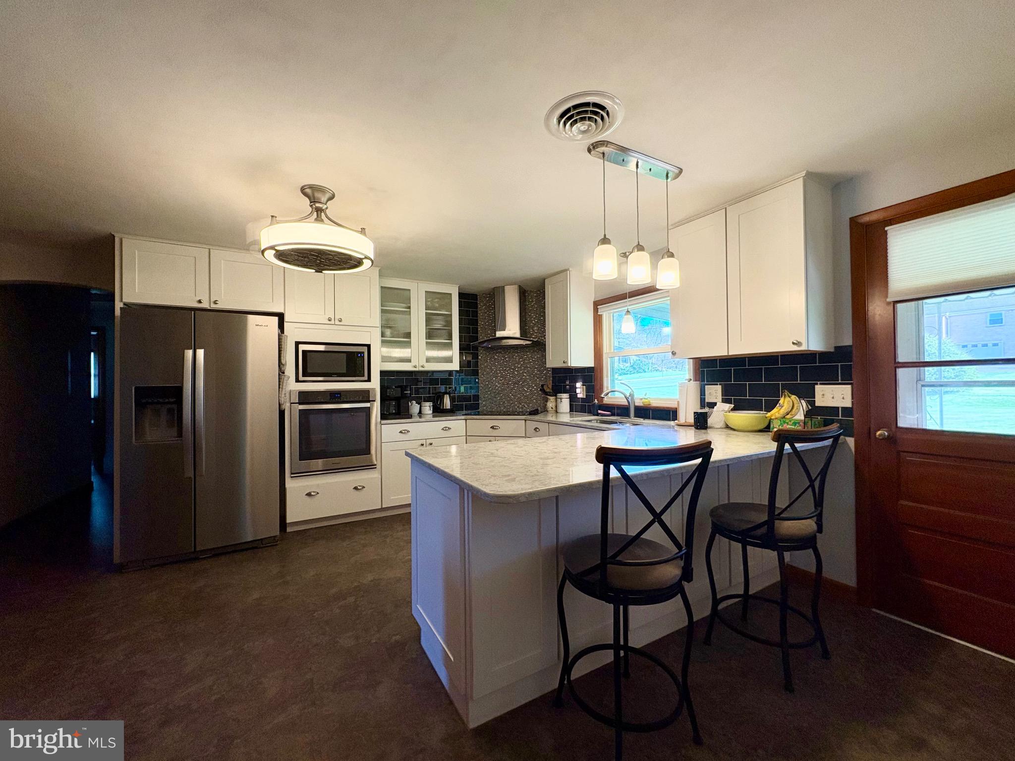 HALLWOOD HEIGHTS - Residential