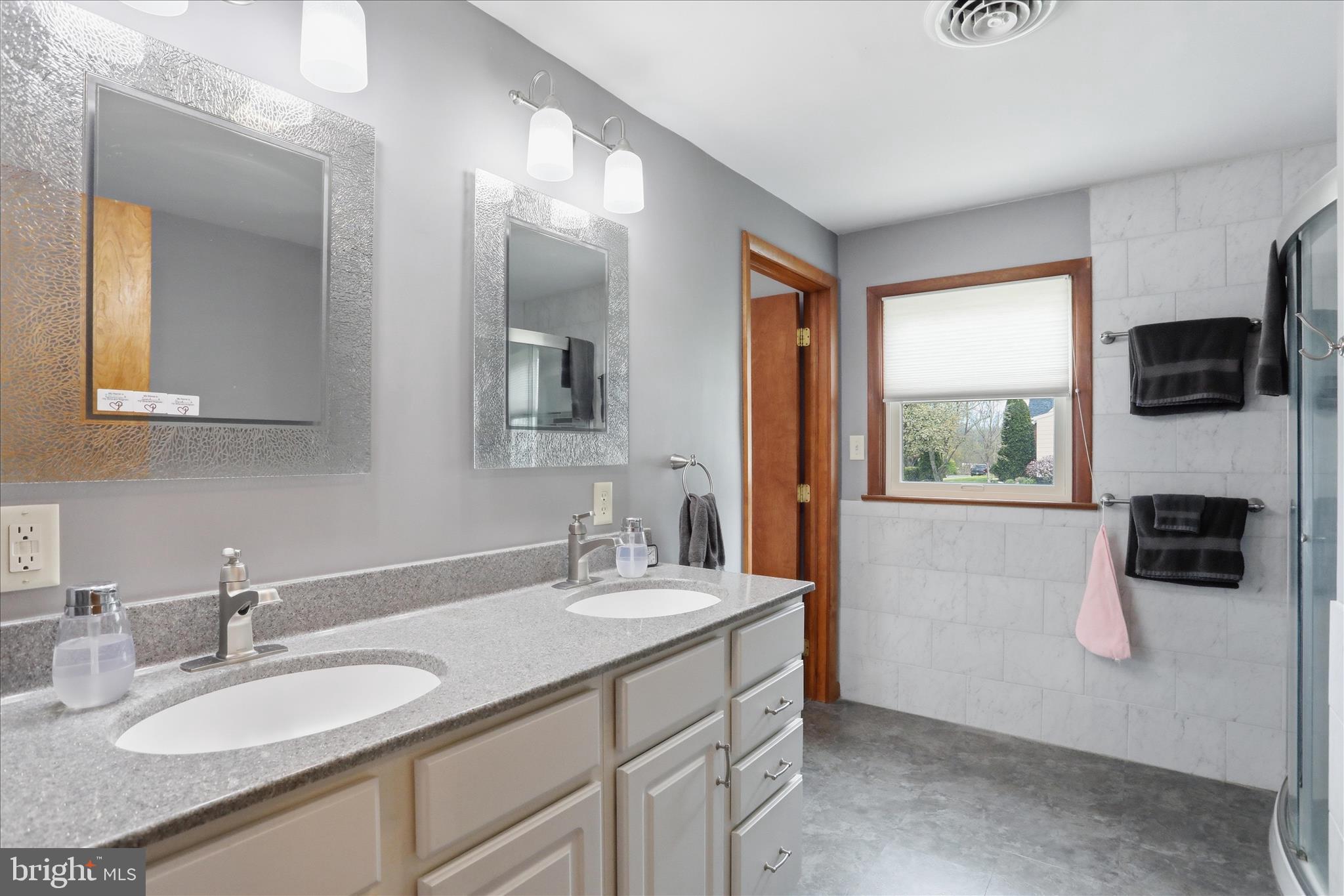 HOLLAR HEIGHTS - Residential