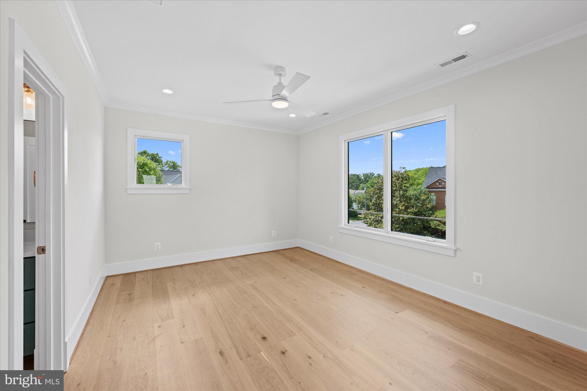 CHURCHILL - Residential