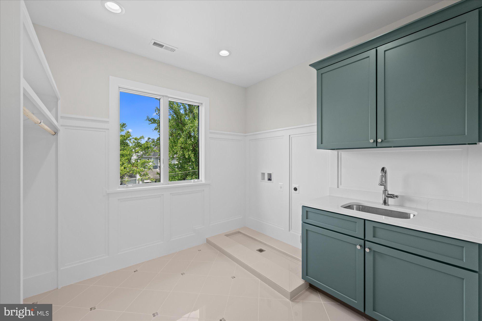 CHURCHILL - Residential