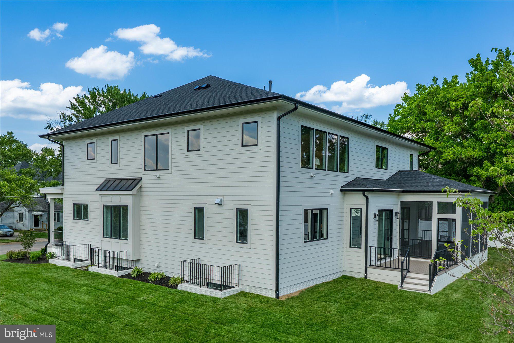 CHURCHILL - Residential