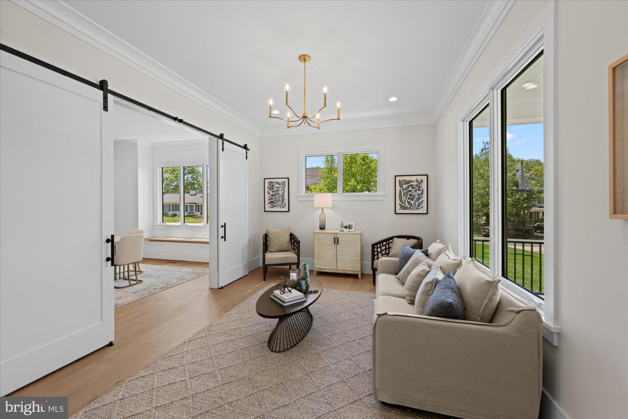 CHURCHILL - Residential