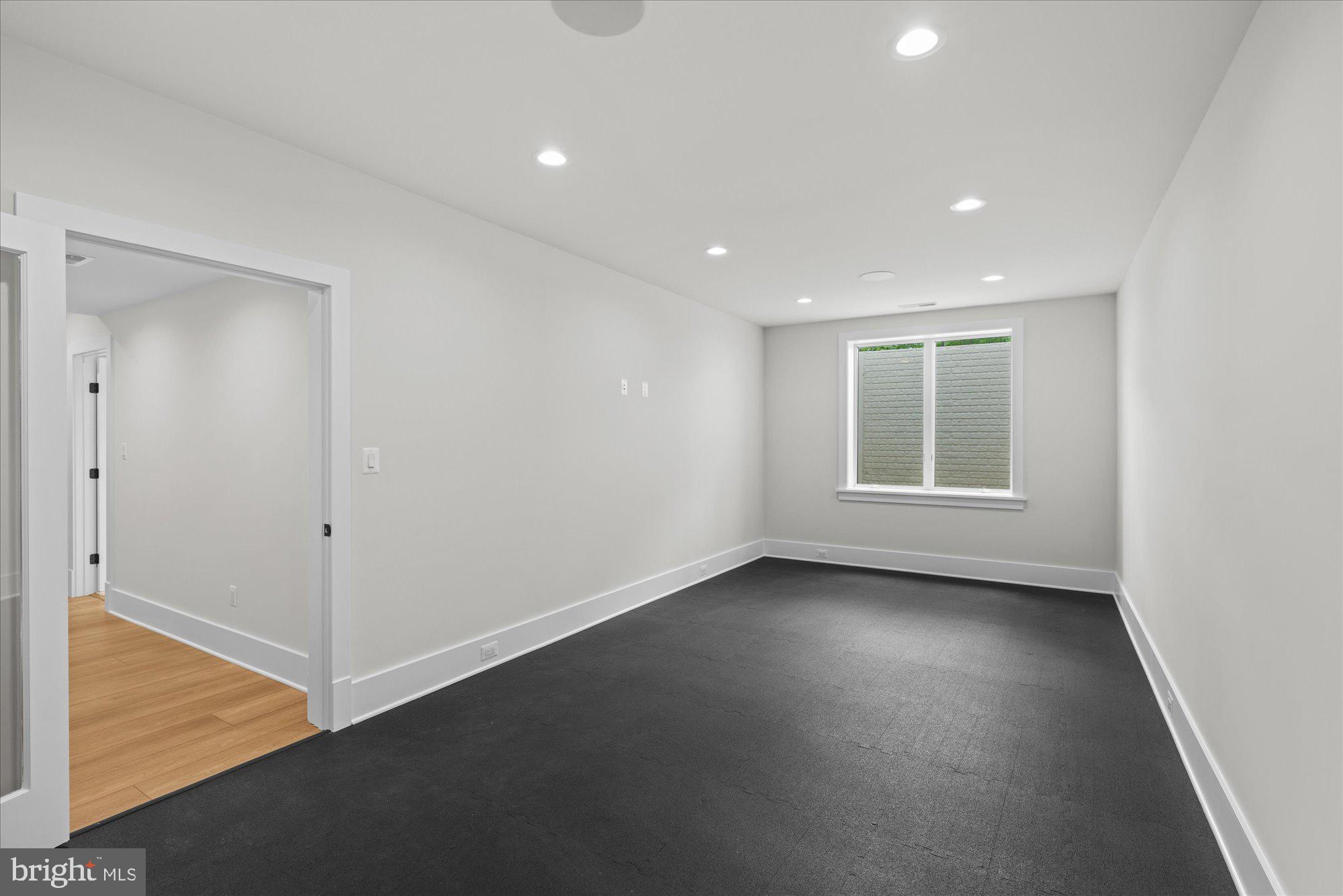 CHURCHILL - Residential