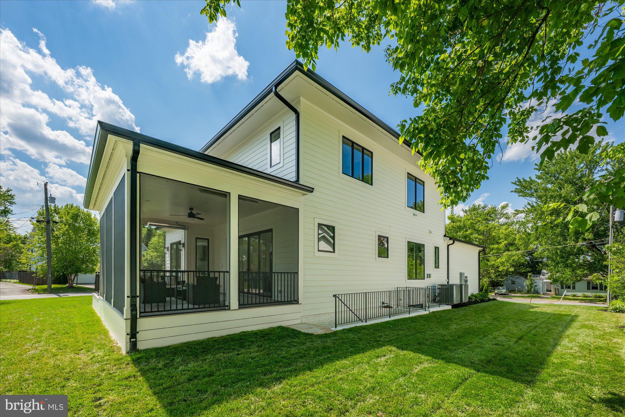 CHURCHILL - Residential