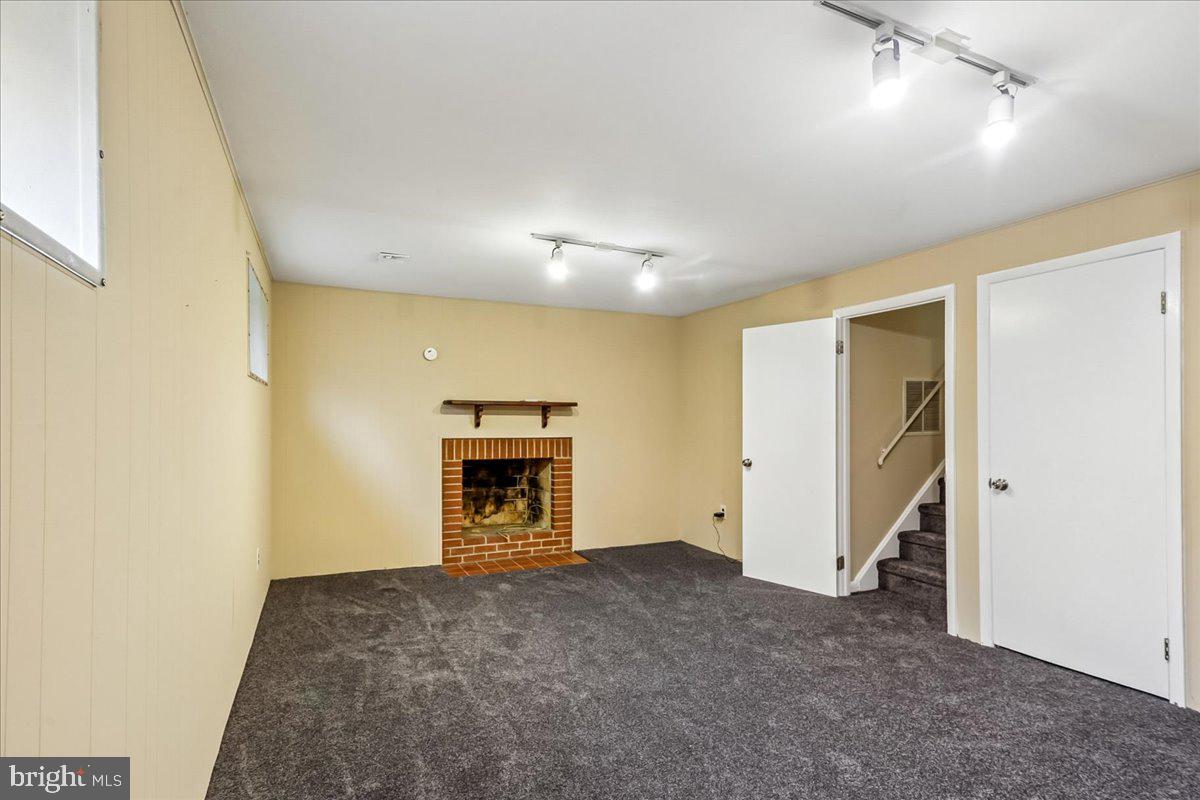 KEMP MILL ESTATES - Residential