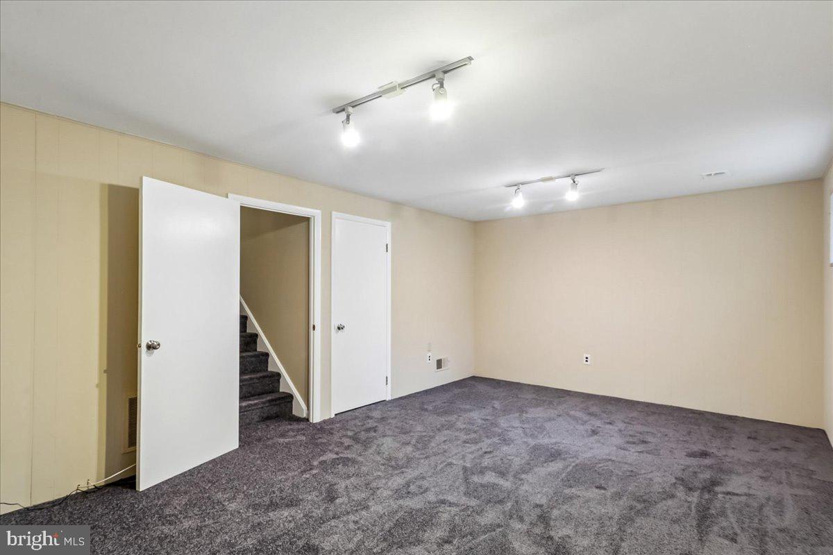 KEMP MILL ESTATES - Residential