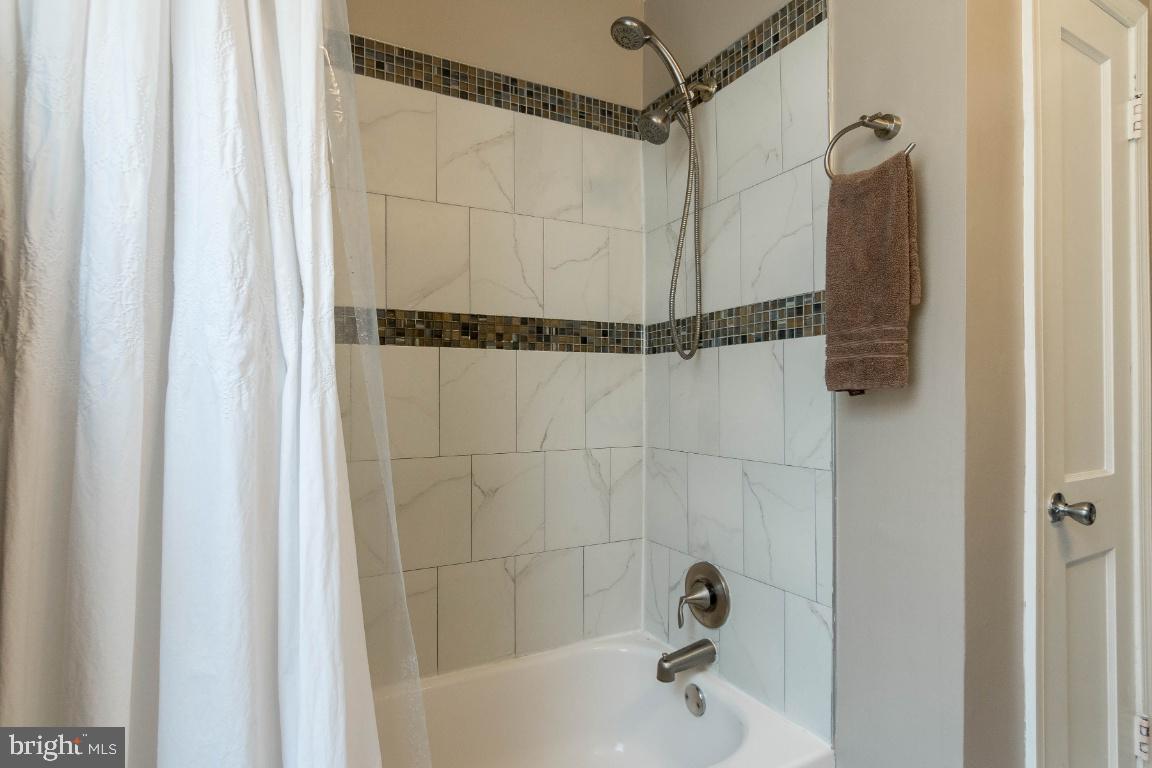 NORTHWOOD - Residential