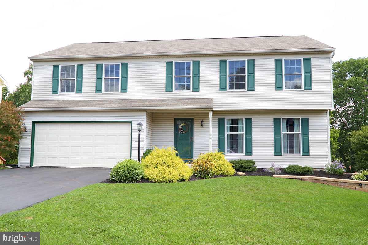 Beautifully maintained home with nearly 2400 square feet. Gorgeous Country Kitchen includes granite countertops, and a formal Dining Room. Spacious and bright Living Room and Family Rooms create the perfect space for gatherings. Huge 19x19 Master Bedroom, with 3 more large Bedrooms, 2nd Floor Laundry, and a Full Walk-Out Basement with 14' ceilings!!