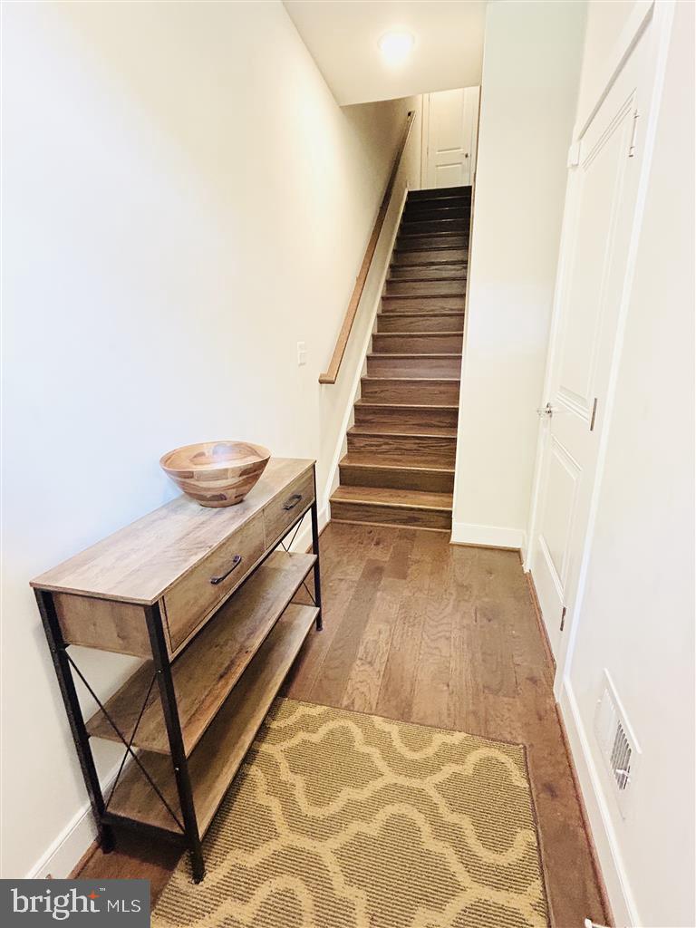 913 KING FARM BOULEVARD