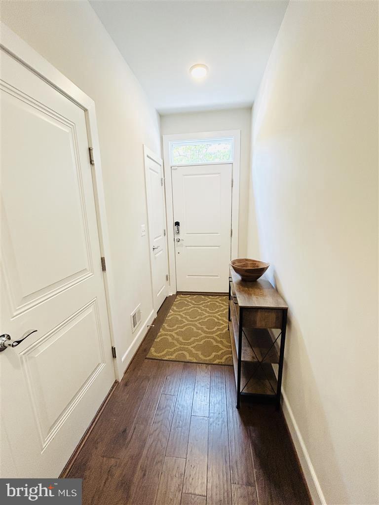 913 KING FARM BOULEVARD