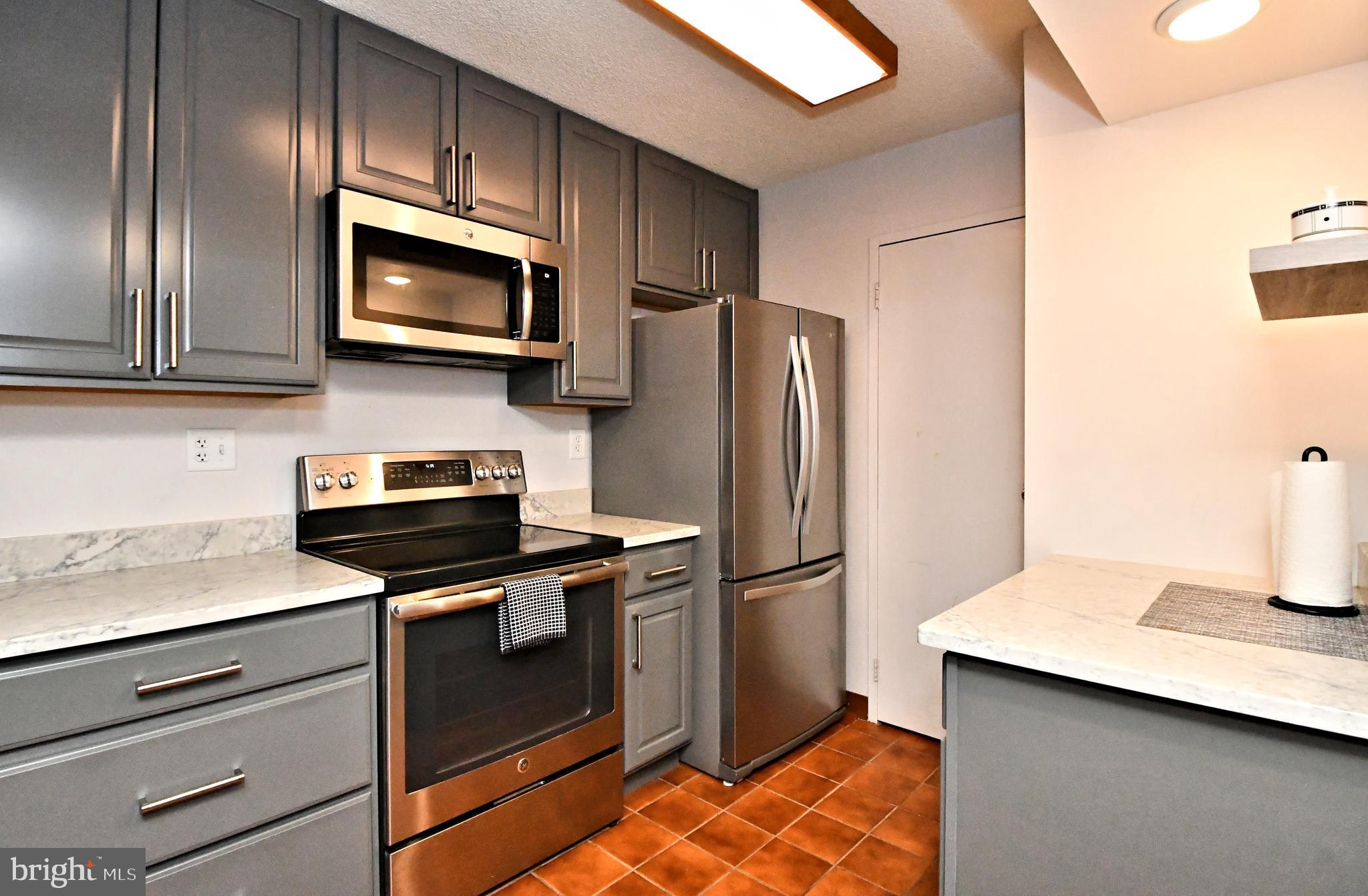 PLYMOUTH HILLS - Residential