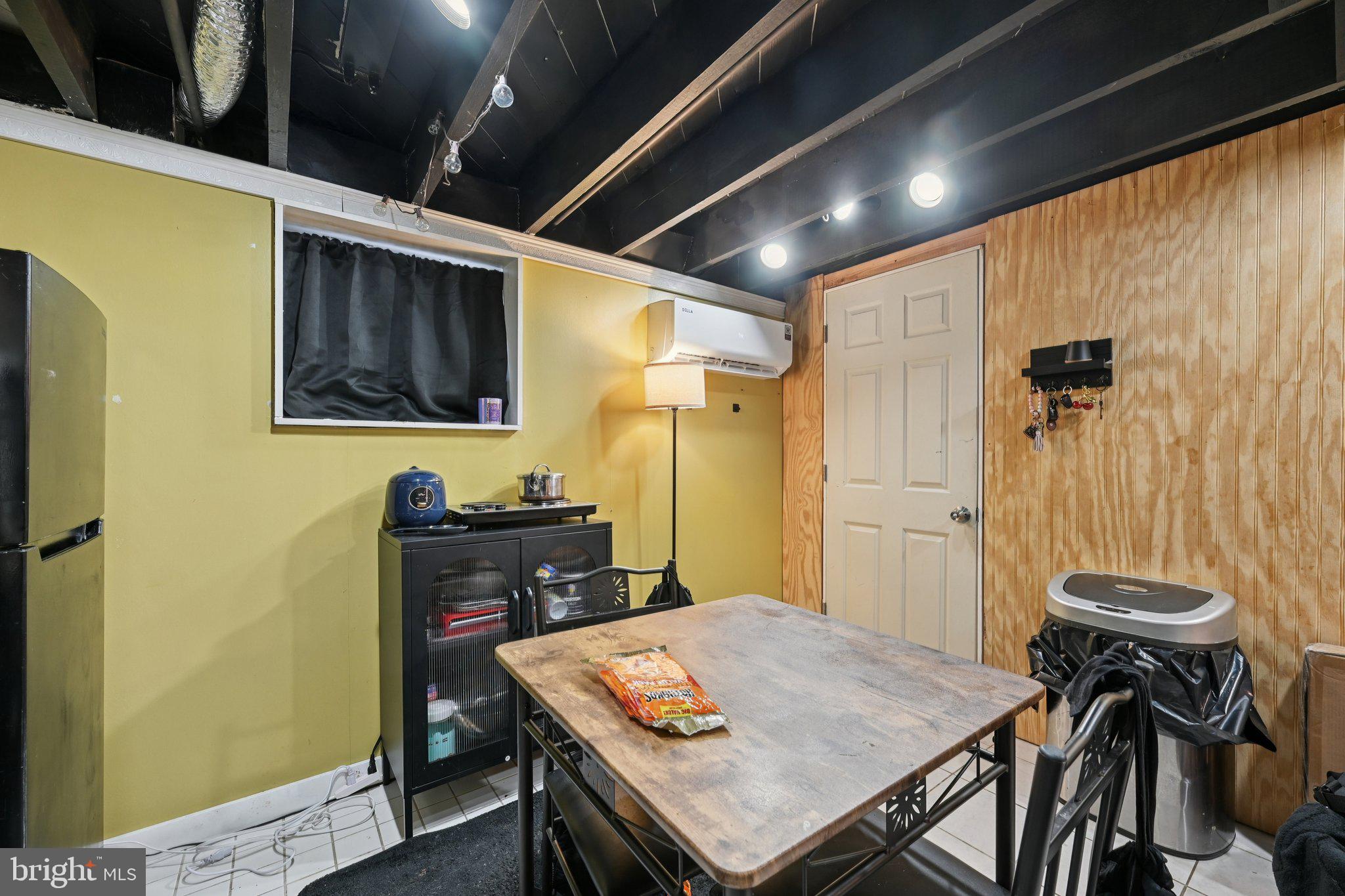 WOODSIDE - Residential