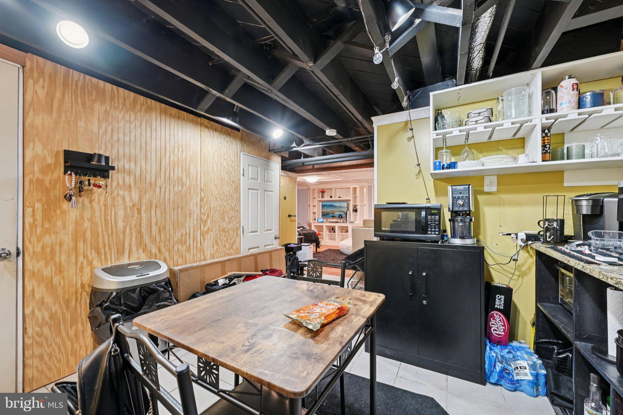 WOODSIDE - Residential