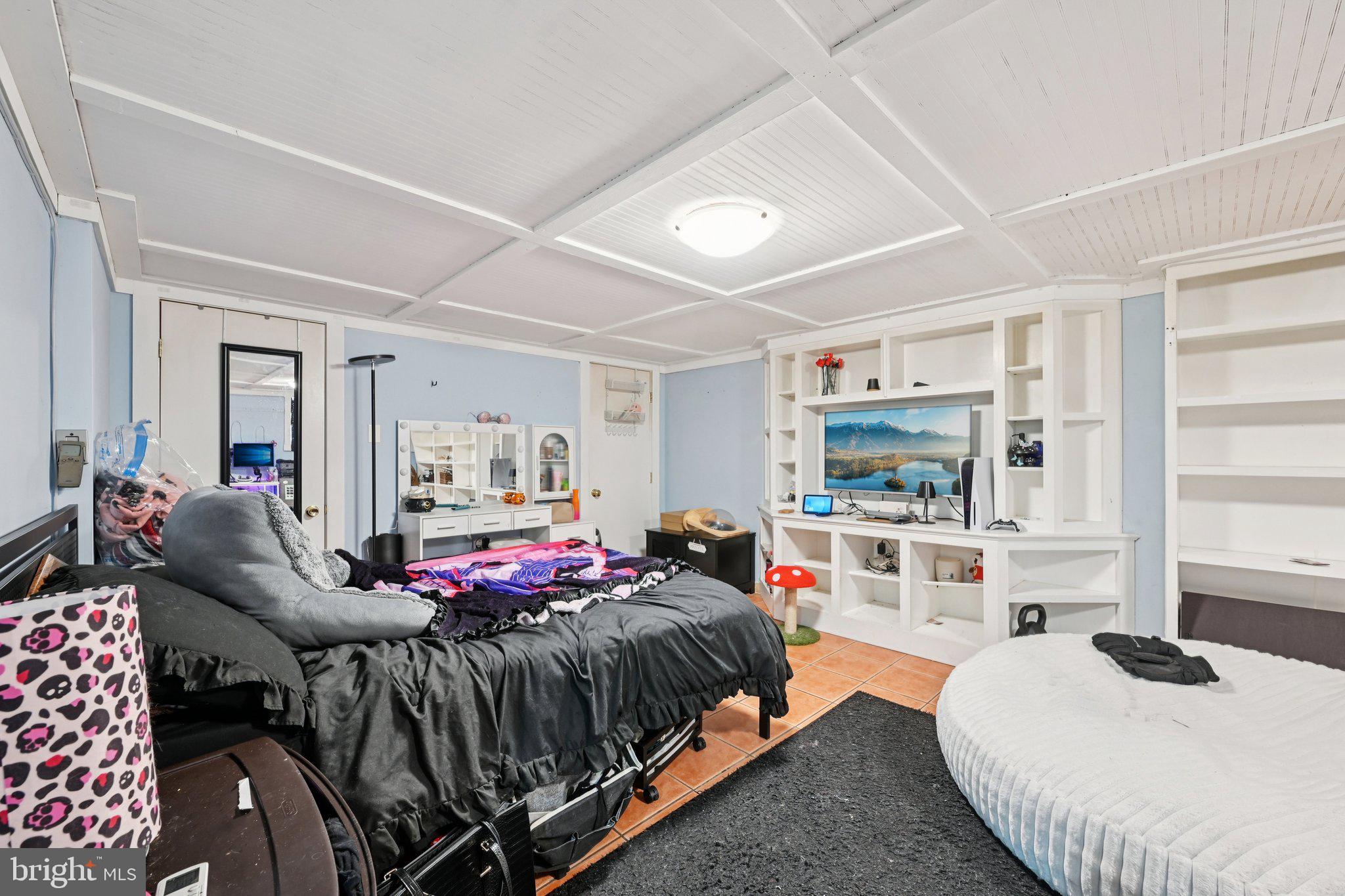 WOODSIDE - Residential