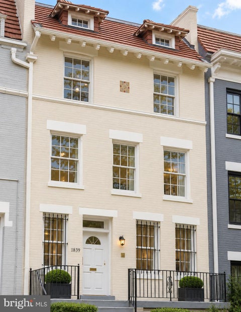 Photo of 1839 Lamont Street NW, WASHINGTON, DC 20010 (MLS # DCDC2284184)