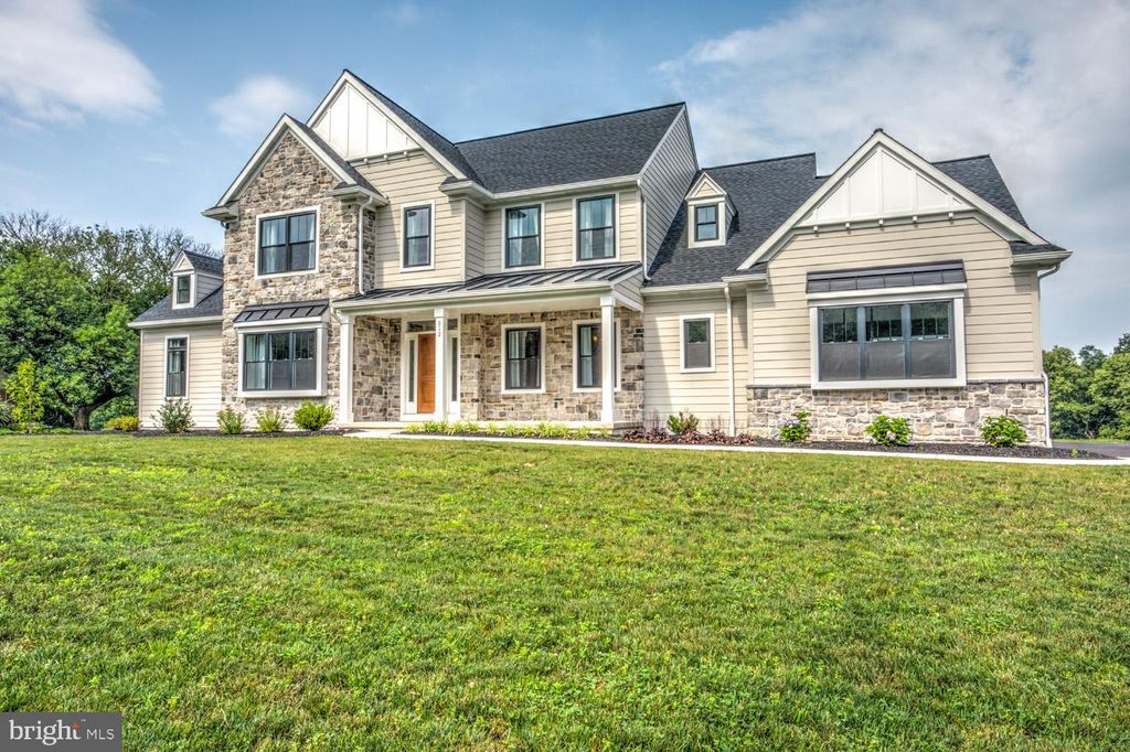 Photo of 812 Furnace Hills Pike, Lititz, PA 17543 (MLS # PALA2038030)