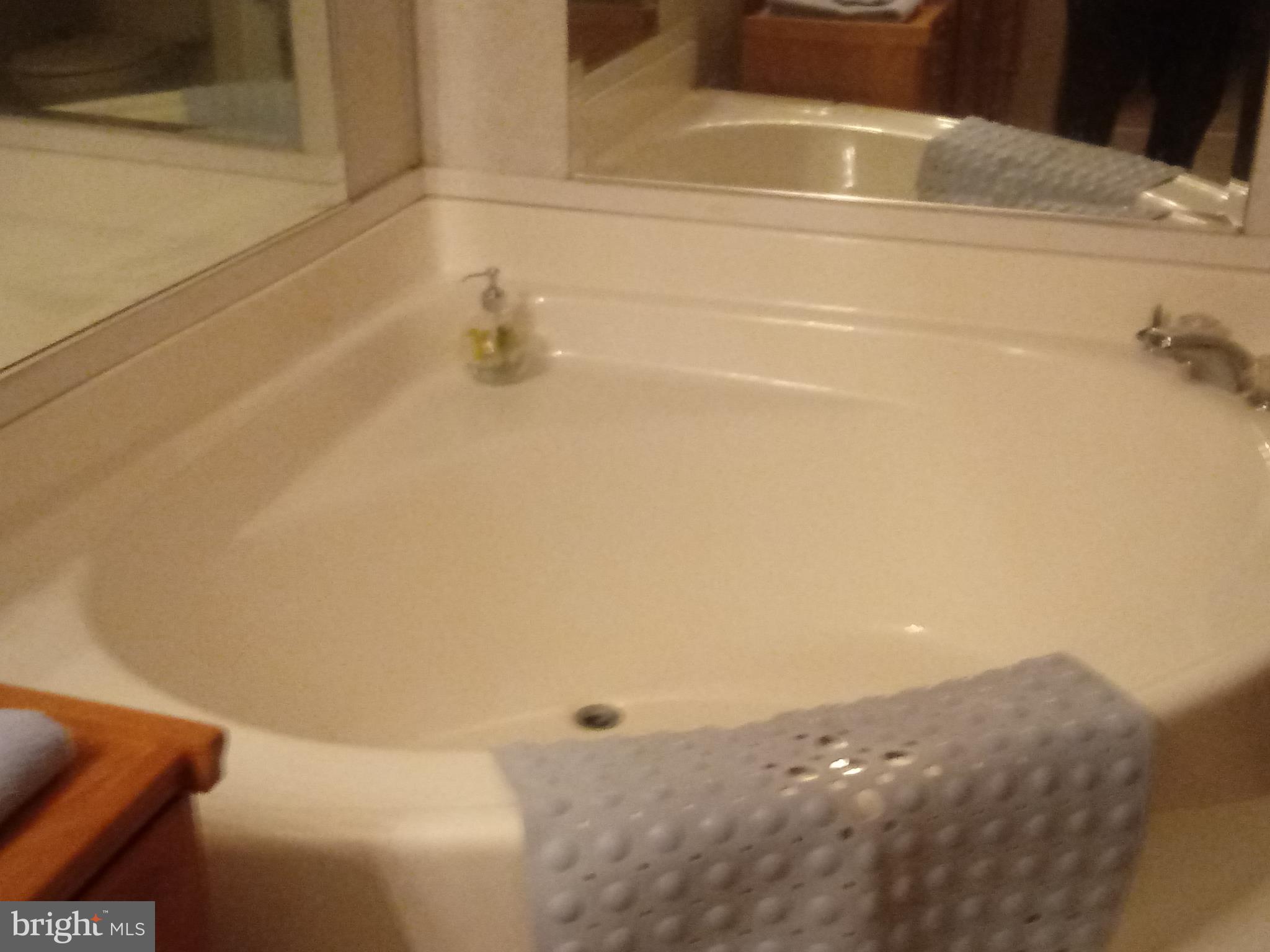 MAYBELLE MANOR - Residential