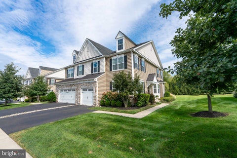 Townhouse For Sale - 356 W Boulder Dr<br/> CHALFONT, PA 18914