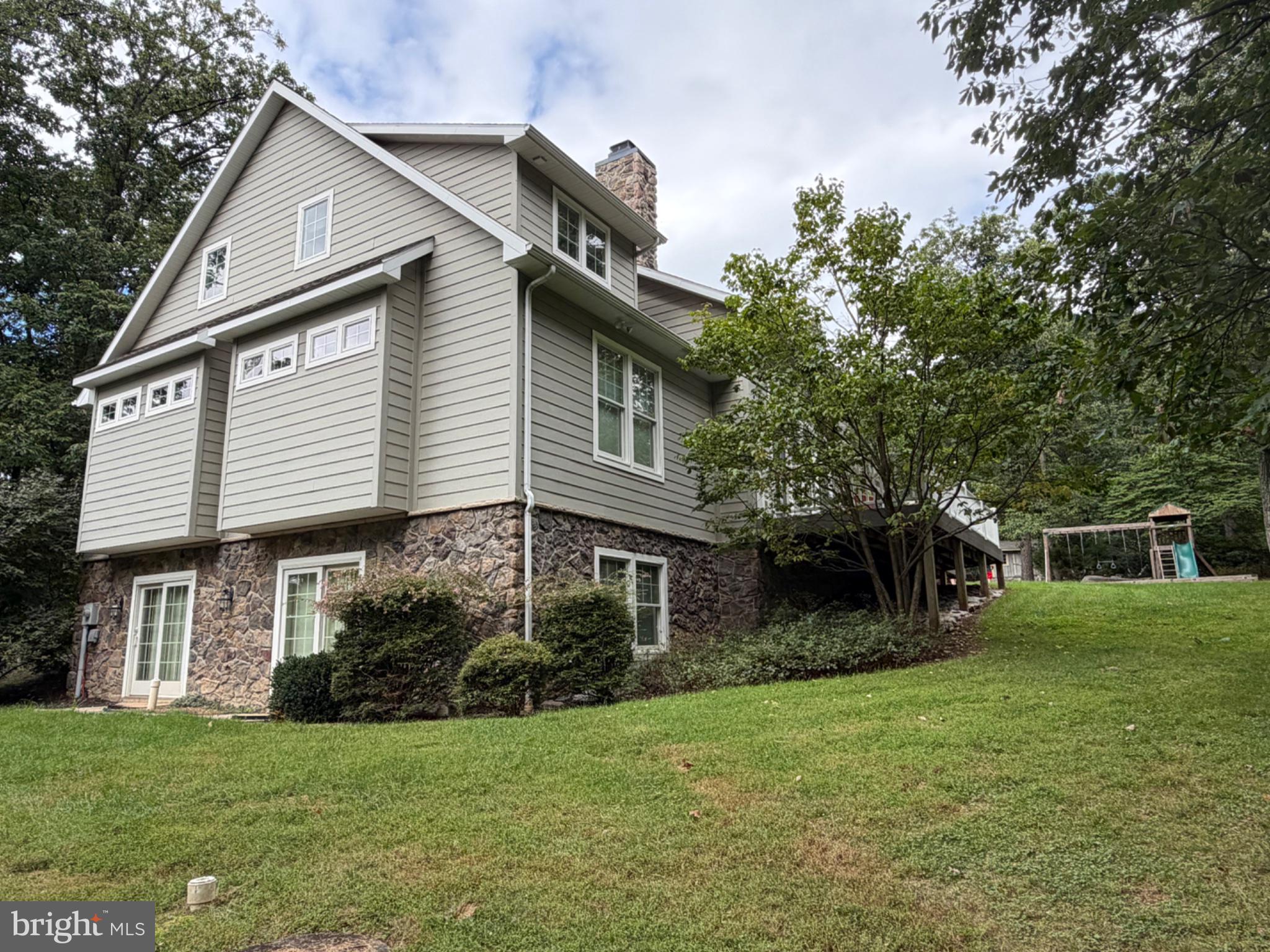 779 LAUREL WOODS LANE
