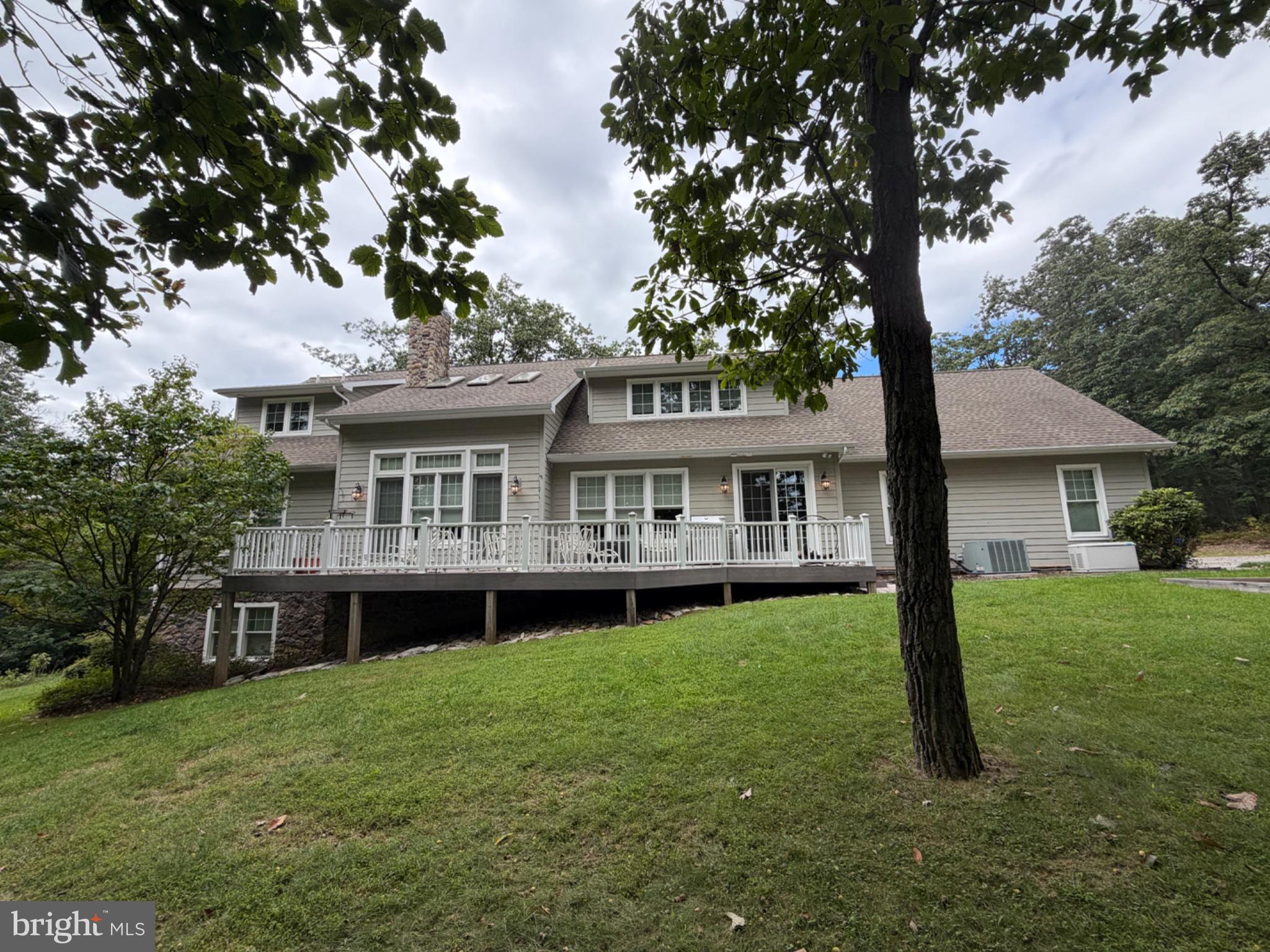 779 LAUREL WOODS LANE