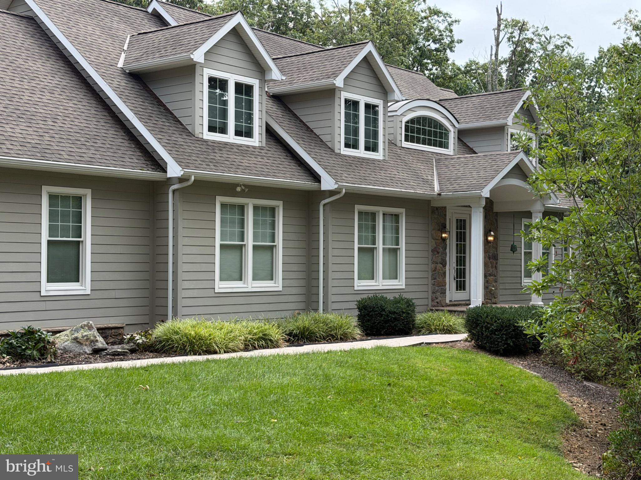 779 LAUREL WOODS LANE