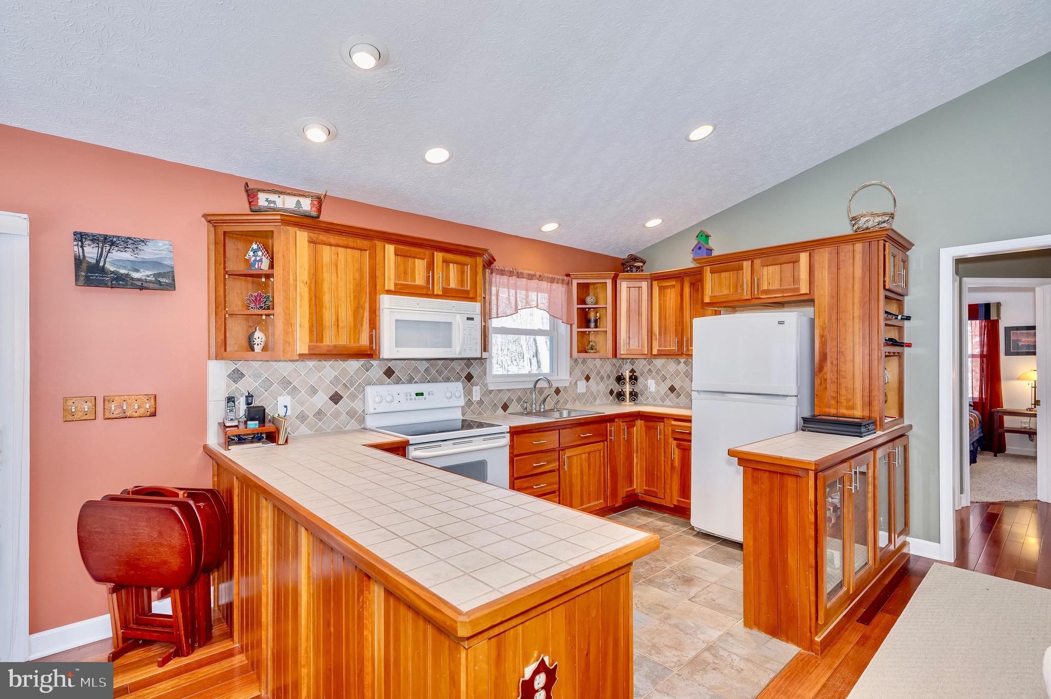 MEADOW HILLS - Residential