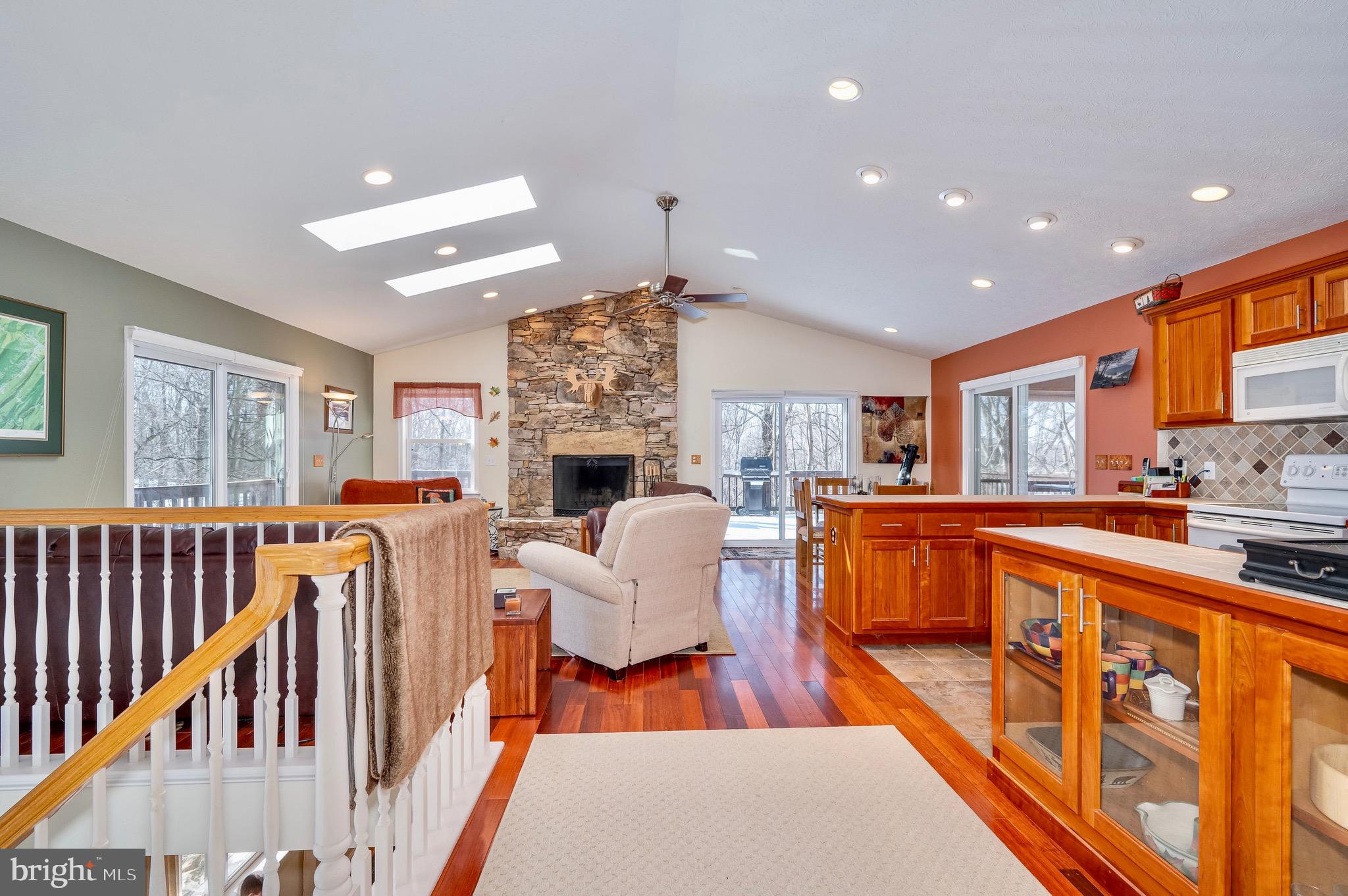 MEADOW HILLS - Residential