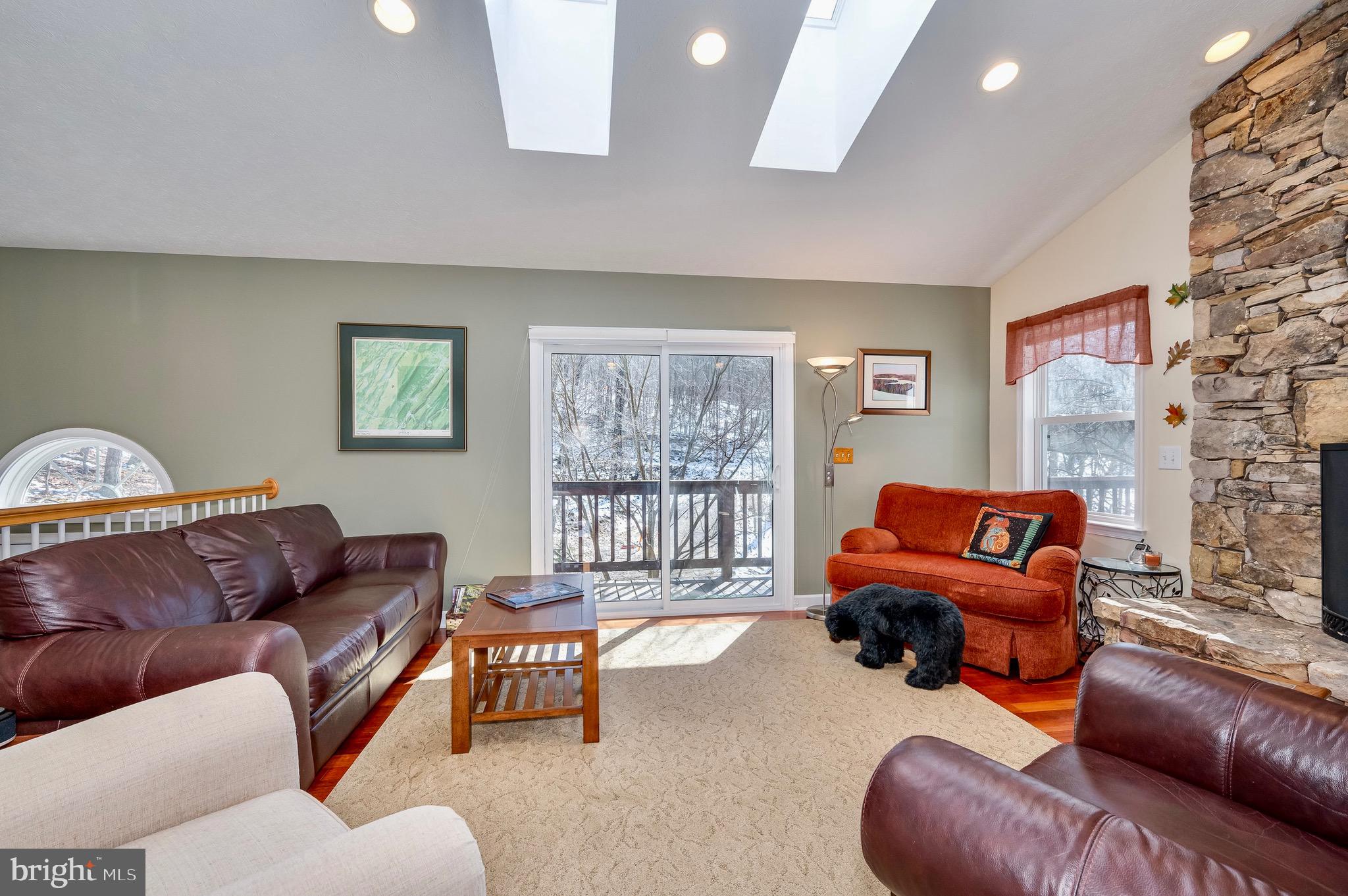 MEADOW HILLS - Residential