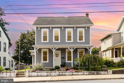 Photo of 32 S 11th Street, AKRON, PA 17501 (MLS # PALA2076286)