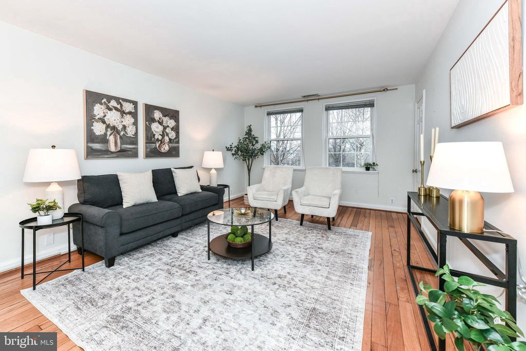 Photo of 3279 S Stafford Street #B2, ARLINGTON, VA 22206 (MLS # VAAR2073606)