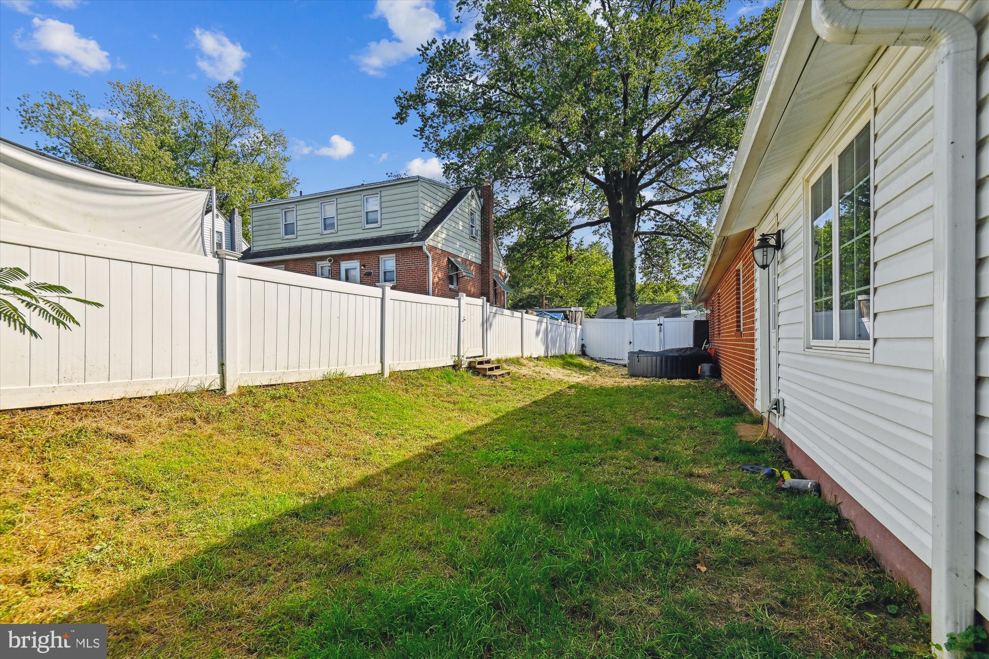 LANDSDOWNE - Residential