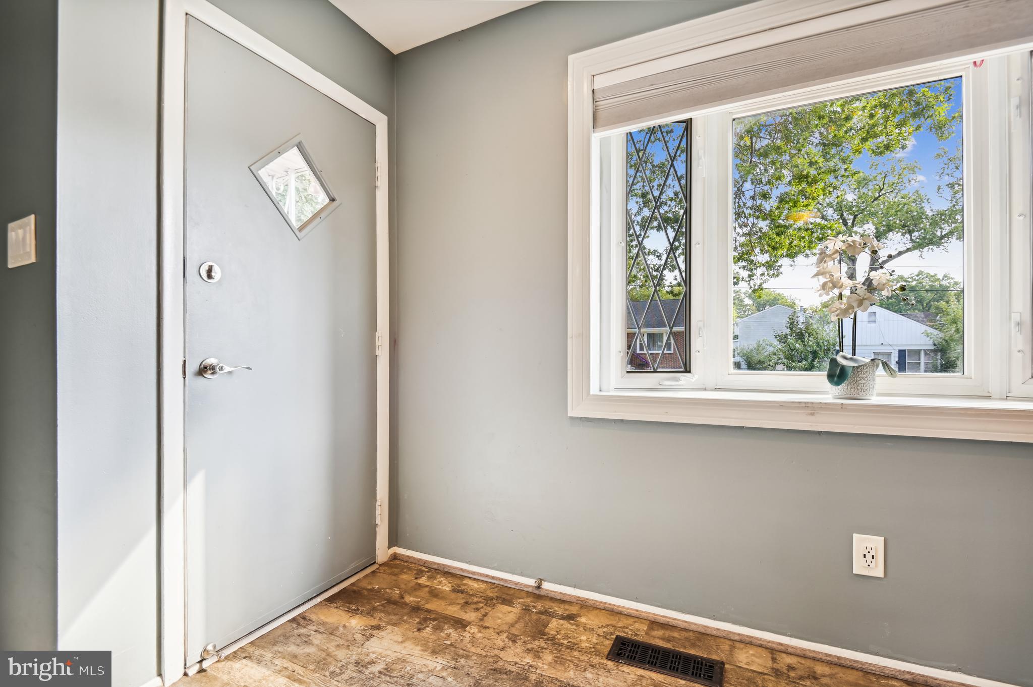 LANDSDOWNE - Residential